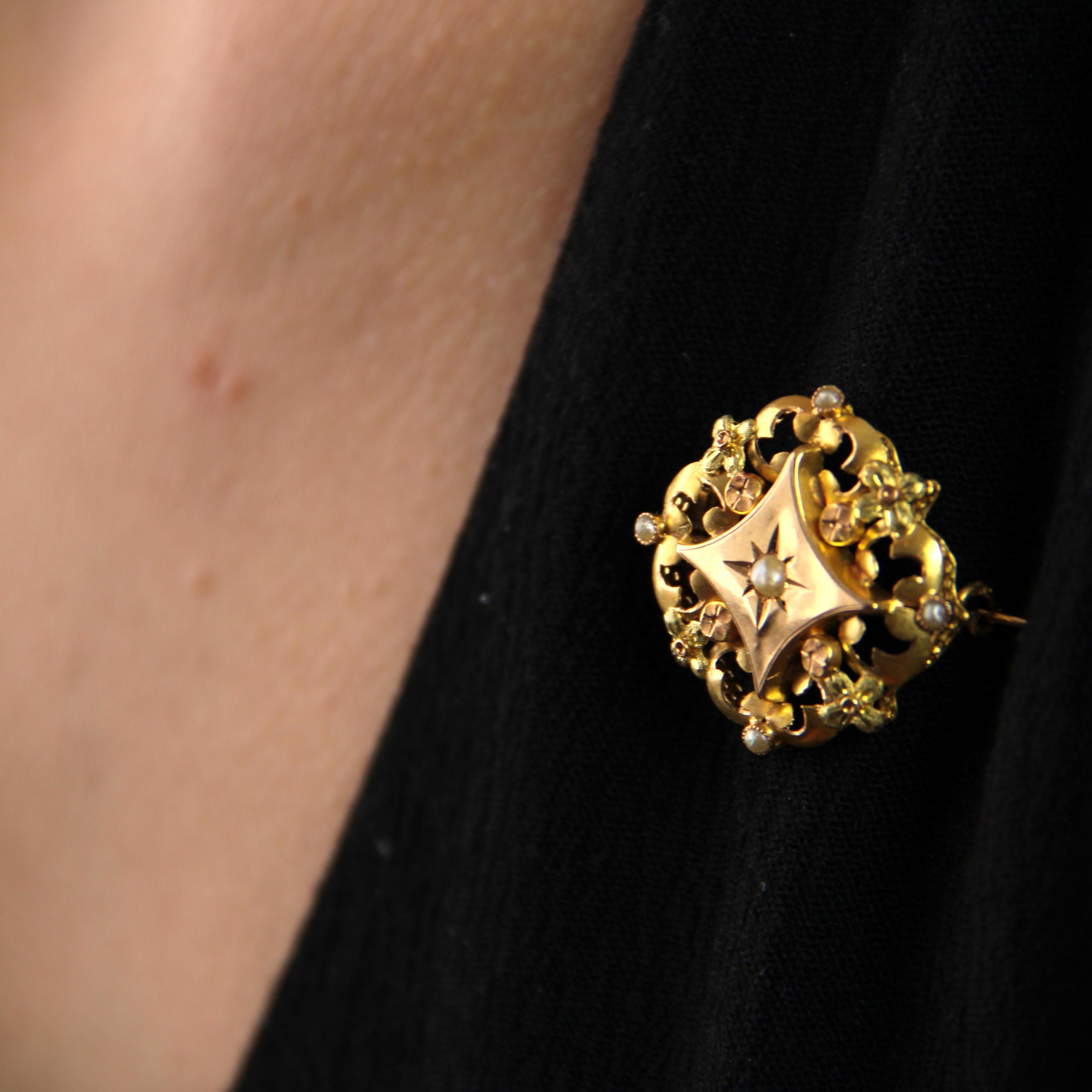 Broche collier en or rose vert jaune 18 carats, perle fine, française du 20e siècle en vente 1