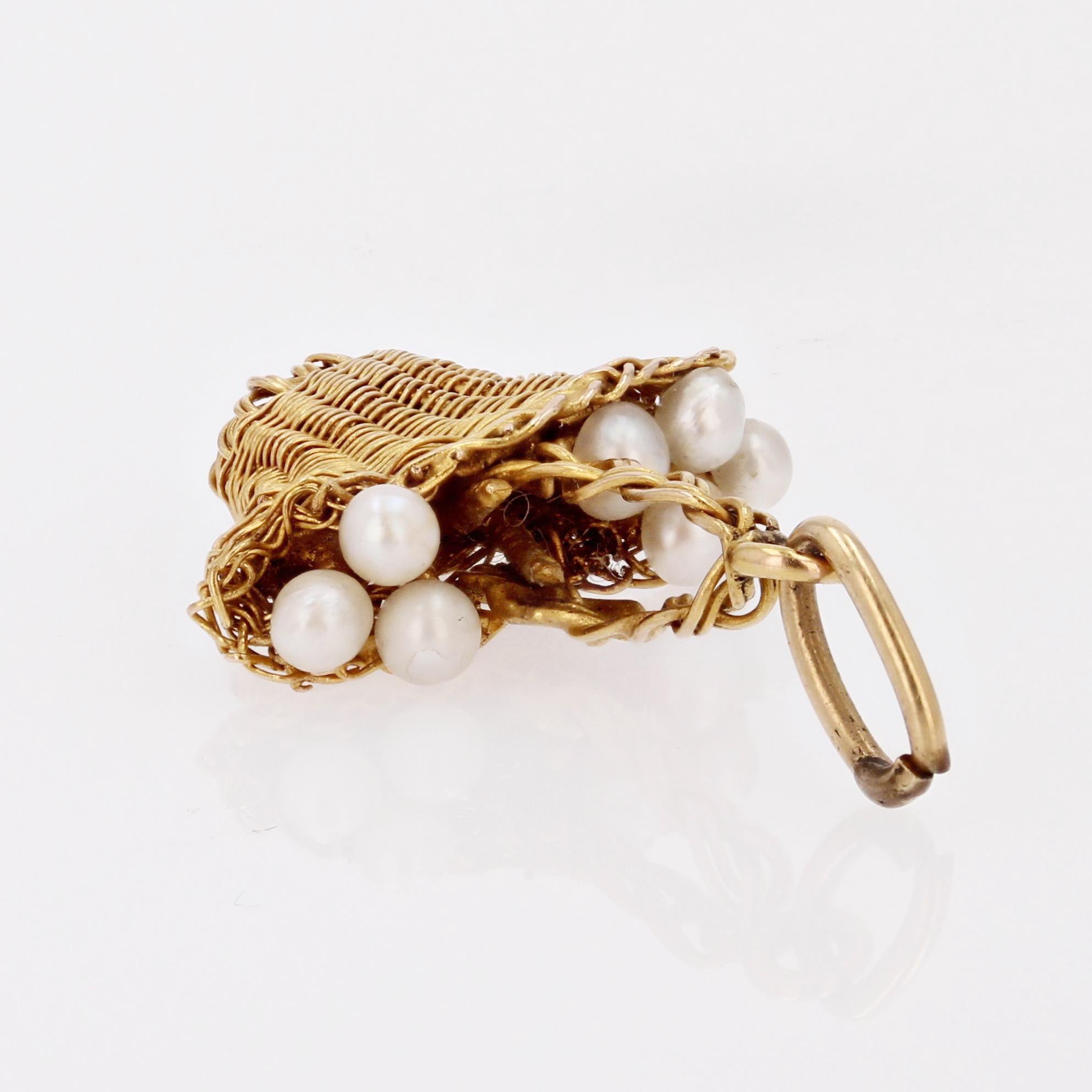 Perle Pendentif panier français du 20ème siècle en or jaune 18 carats et perles fines en vente