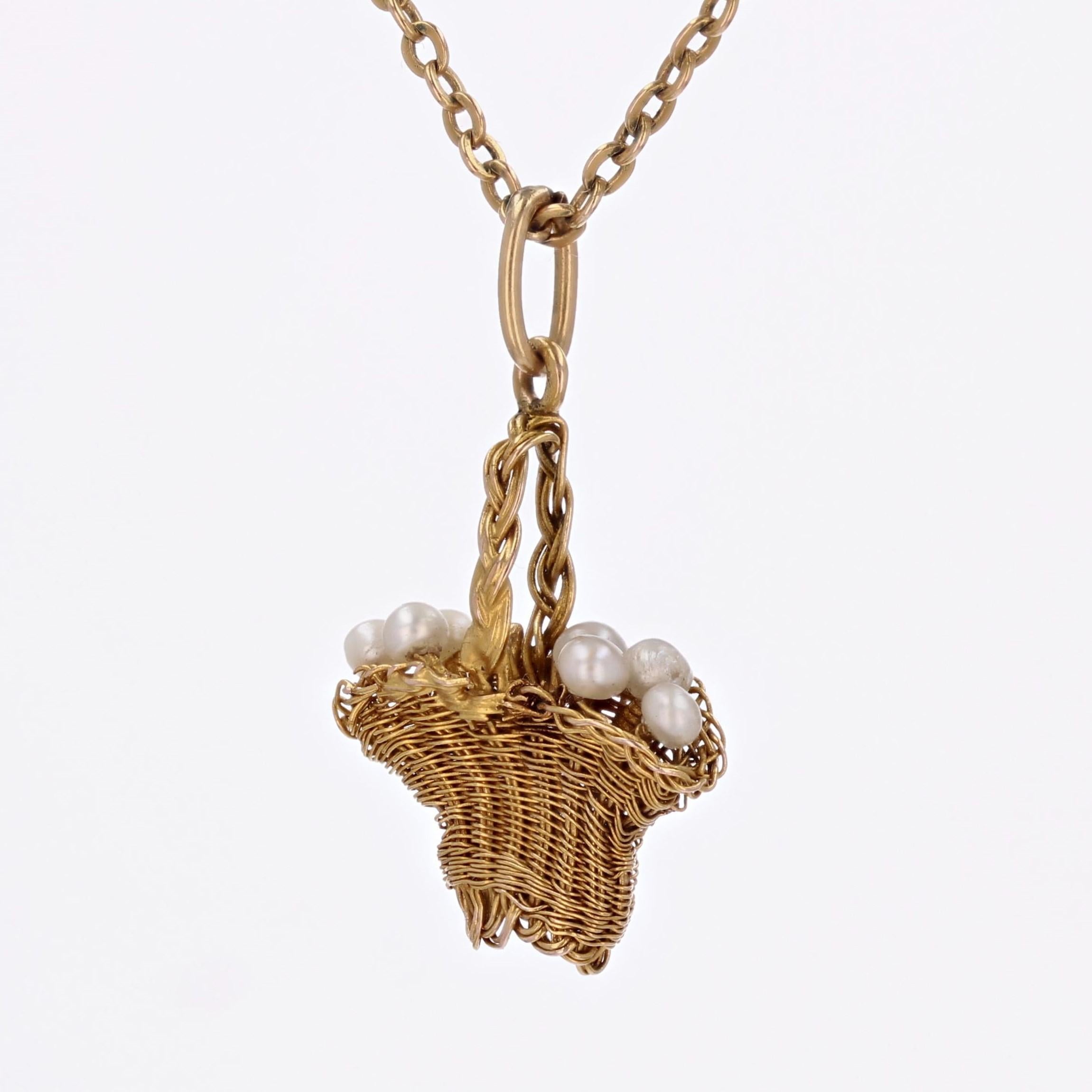 Pendentif panier français du 20ème siècle en or jaune 18 carats et perles fines en vente 1