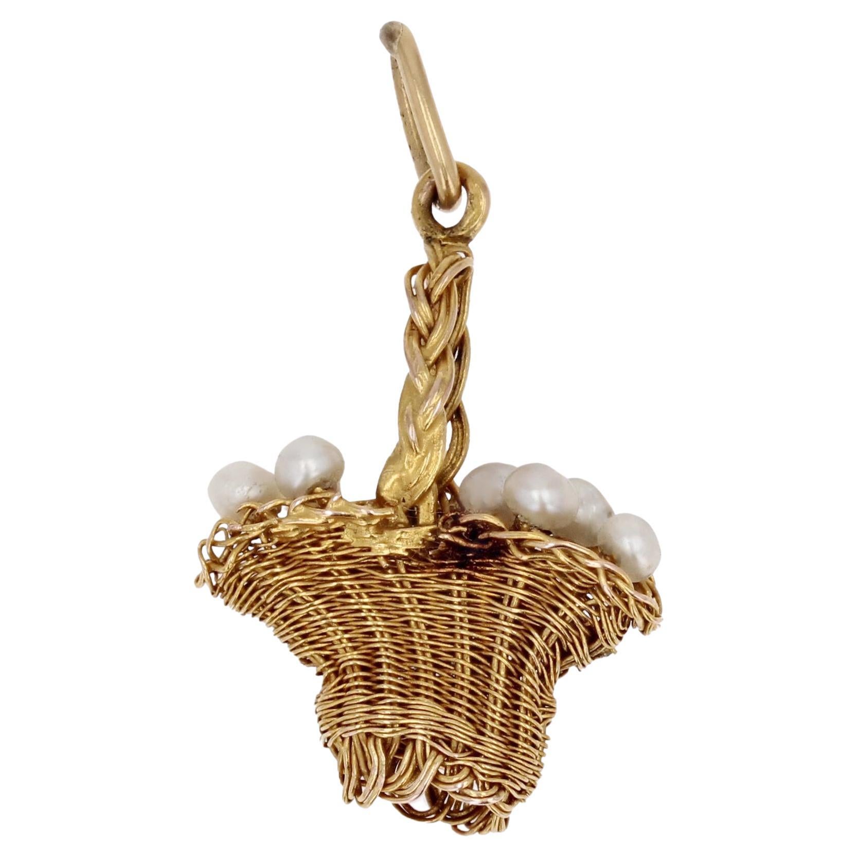 Pendentif panier français du 20ème siècle en or jaune 18 carats et perles fines