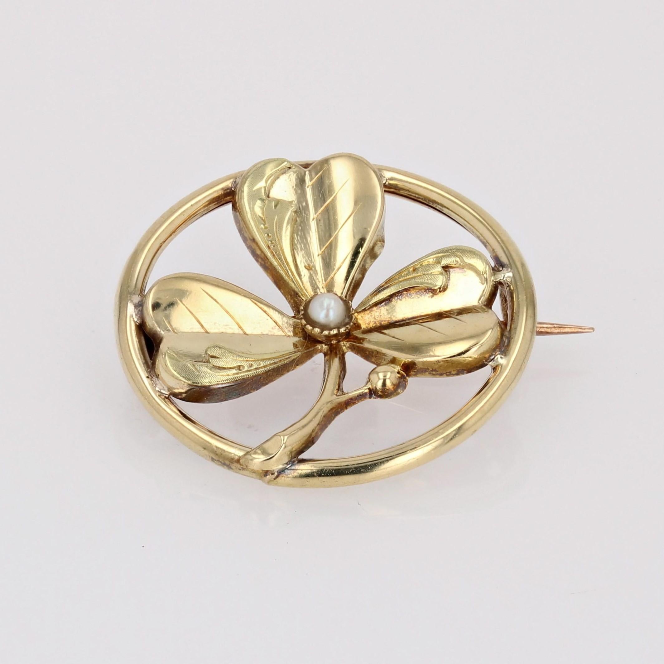 Bead French 20th Century Fine Pearl 18 Karat Yellow Gold Clover Collar Brooch For Sale