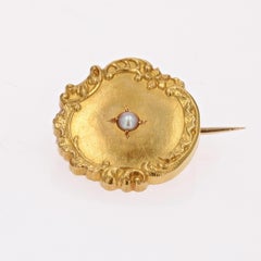 French 20th Century Fine Pearl 18 Karat Yellow Gold Collar Brooch
