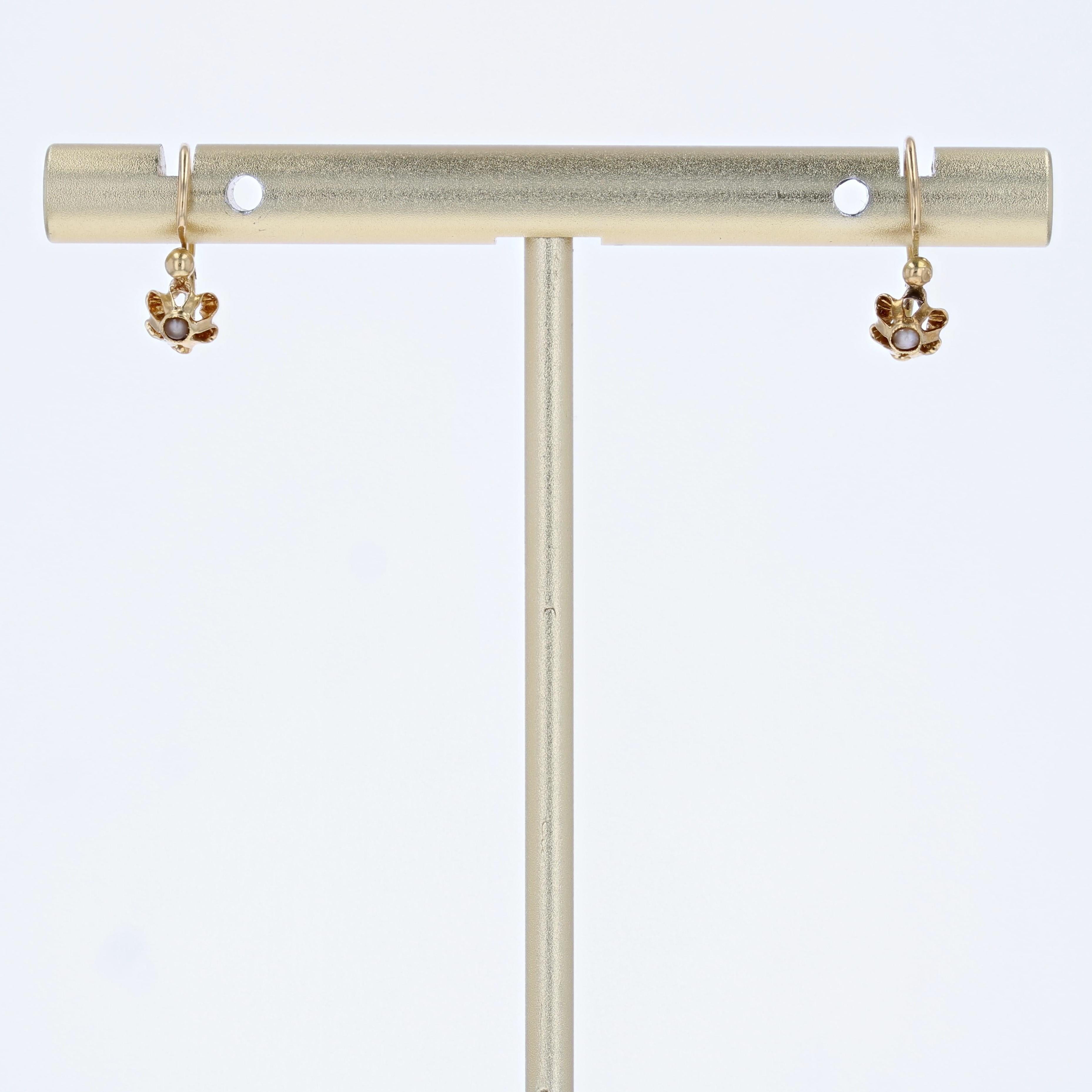 Women's French 20th Century Fine Pearl 18 Karat Yellow Gold Lever Back Earrings For Sale