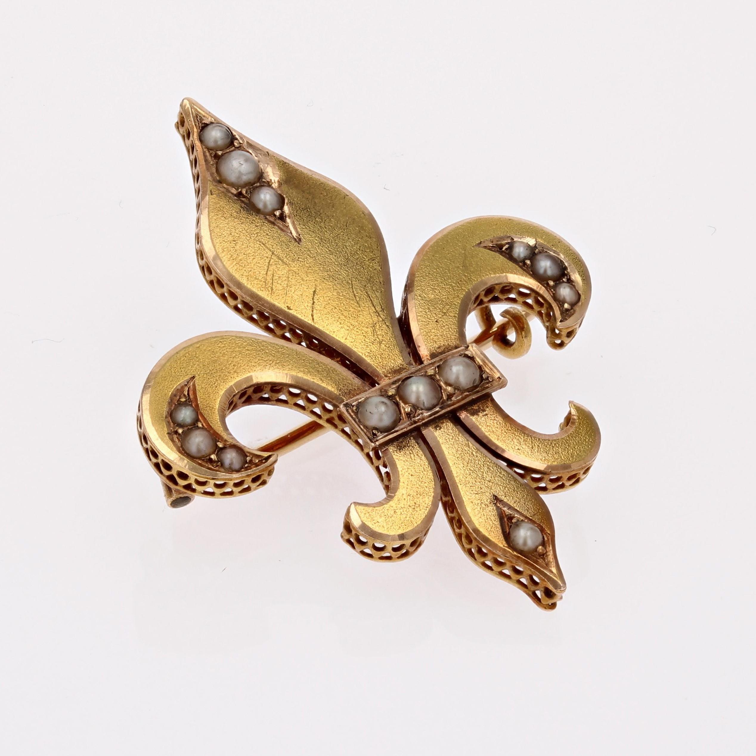 French 20th Century Fine Pearl 18 Karat Yellow Gold Lily Flower Brooch 2