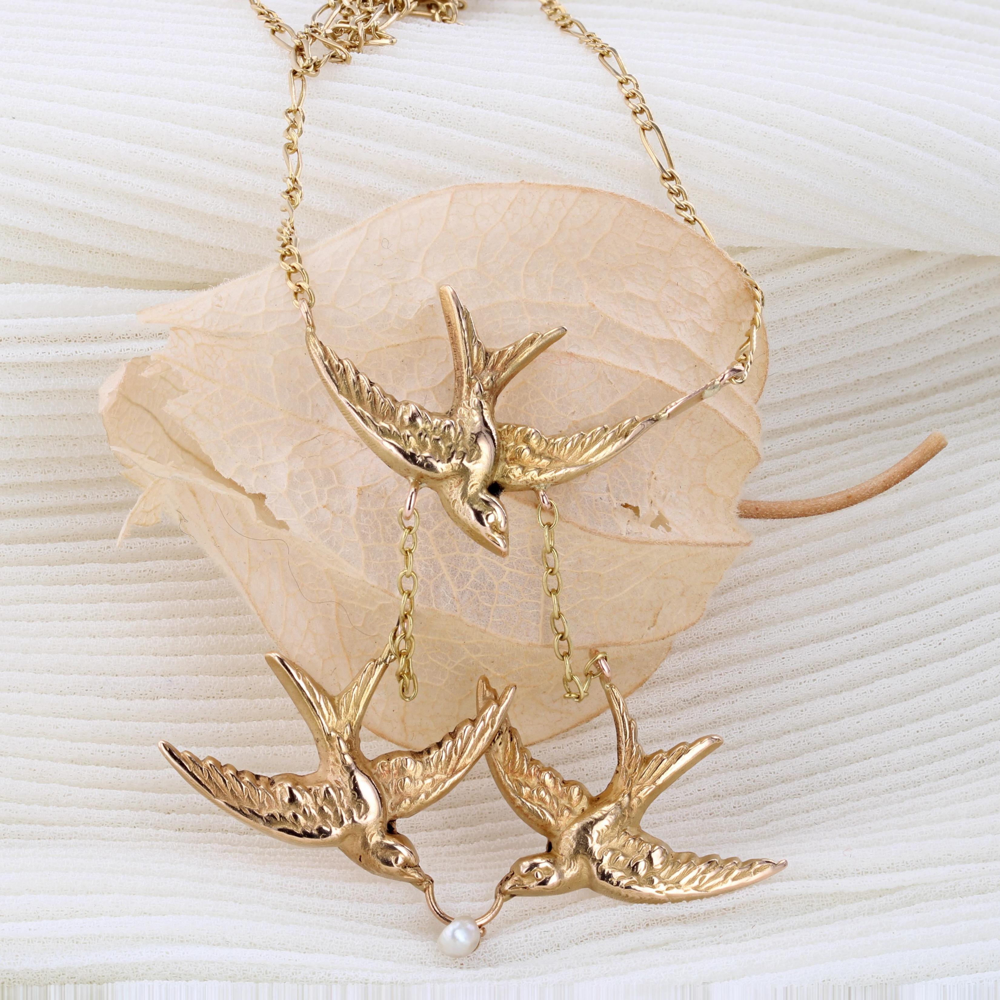 Belle Époque French 20th Century Fine Pearl 18 Karat Yellow Gold Swallows Necklace For Sale