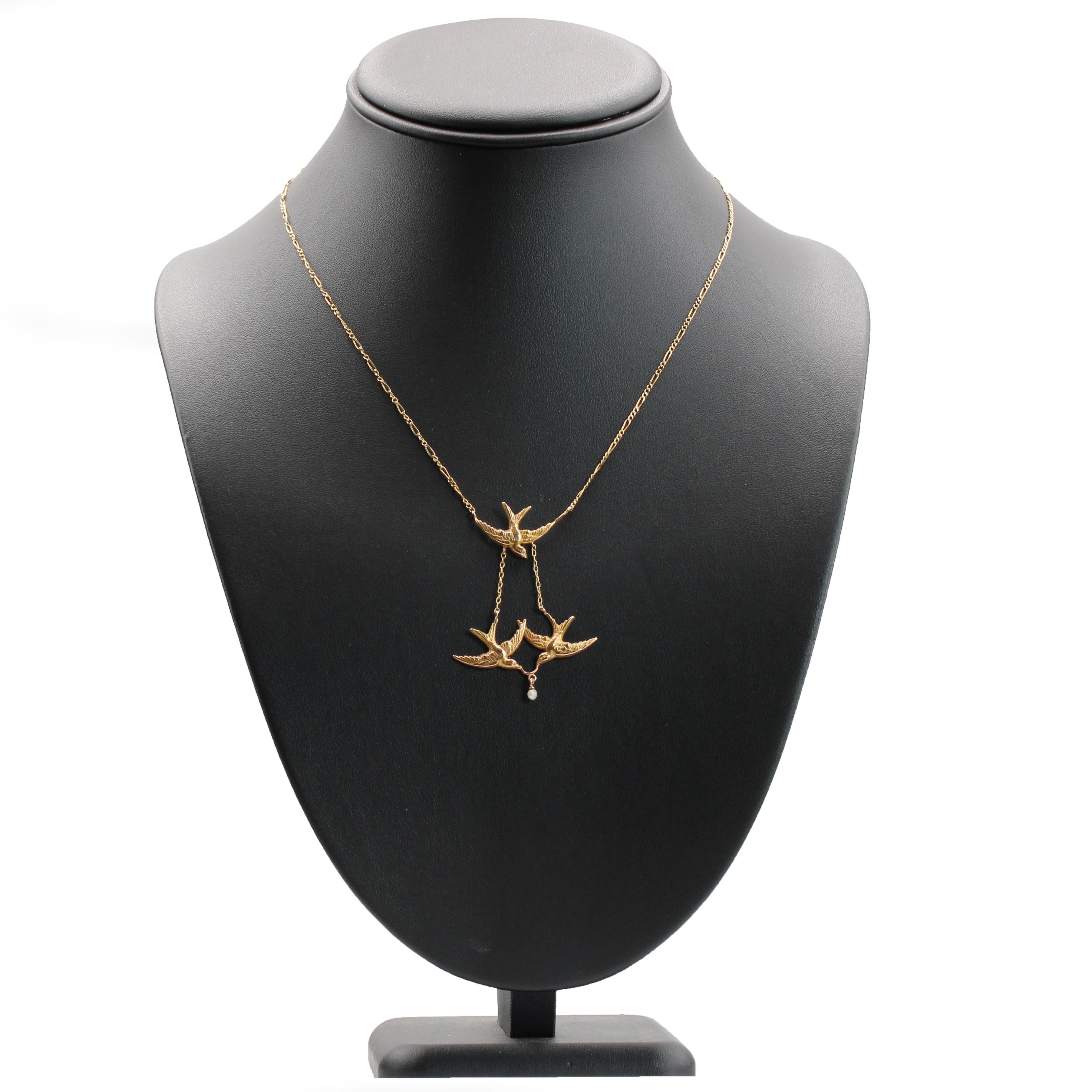 French 20th Century Fine Pearl 18 Karat Yellow Gold Swallows Necklace For Sale 3