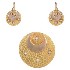 Francese, 20° secolo Set di perle fini in oro giallo rosa 18 carati