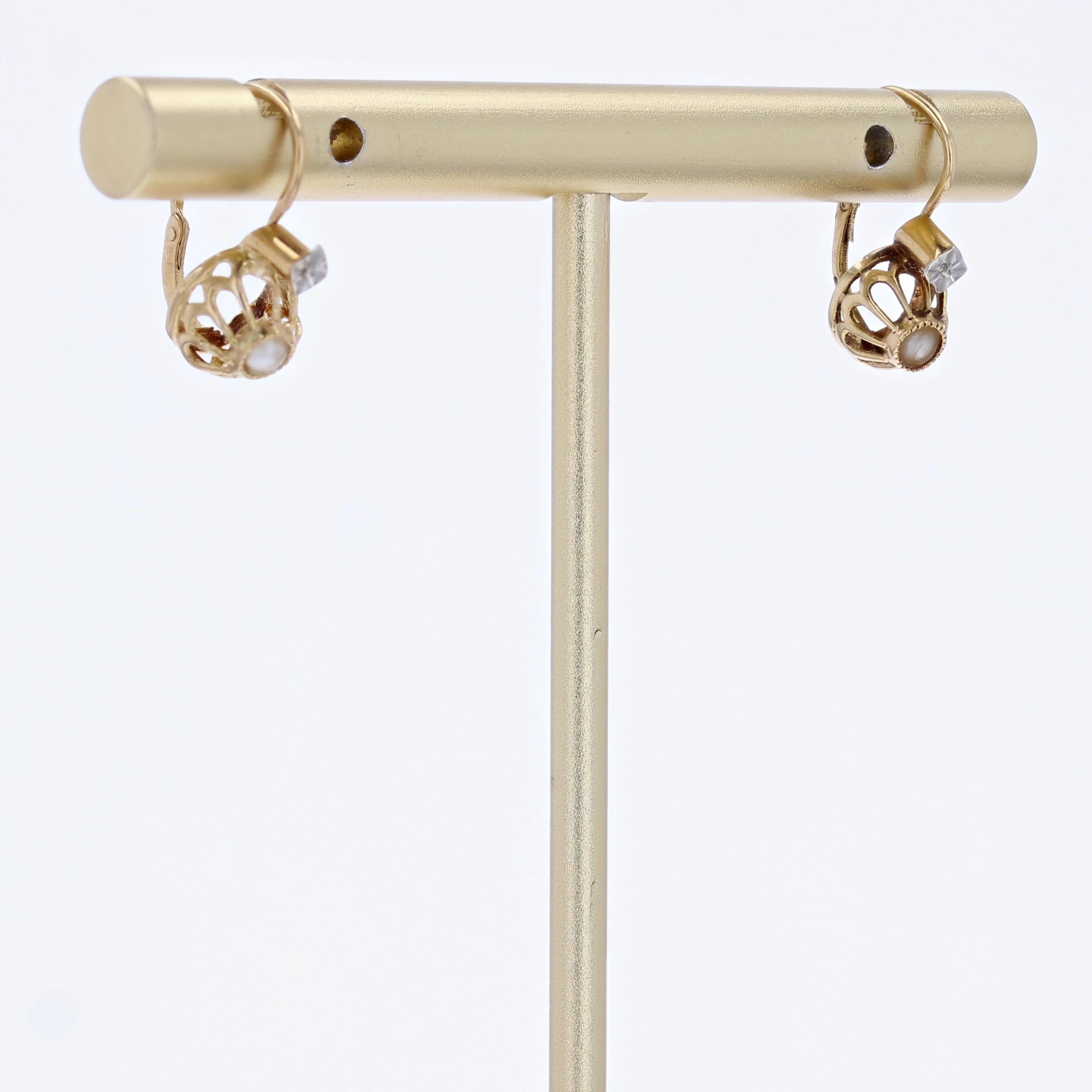 Bead French 20th Century Fine Pearl 18 Karat Yellow White Gold Lever Back Earrings For Sale