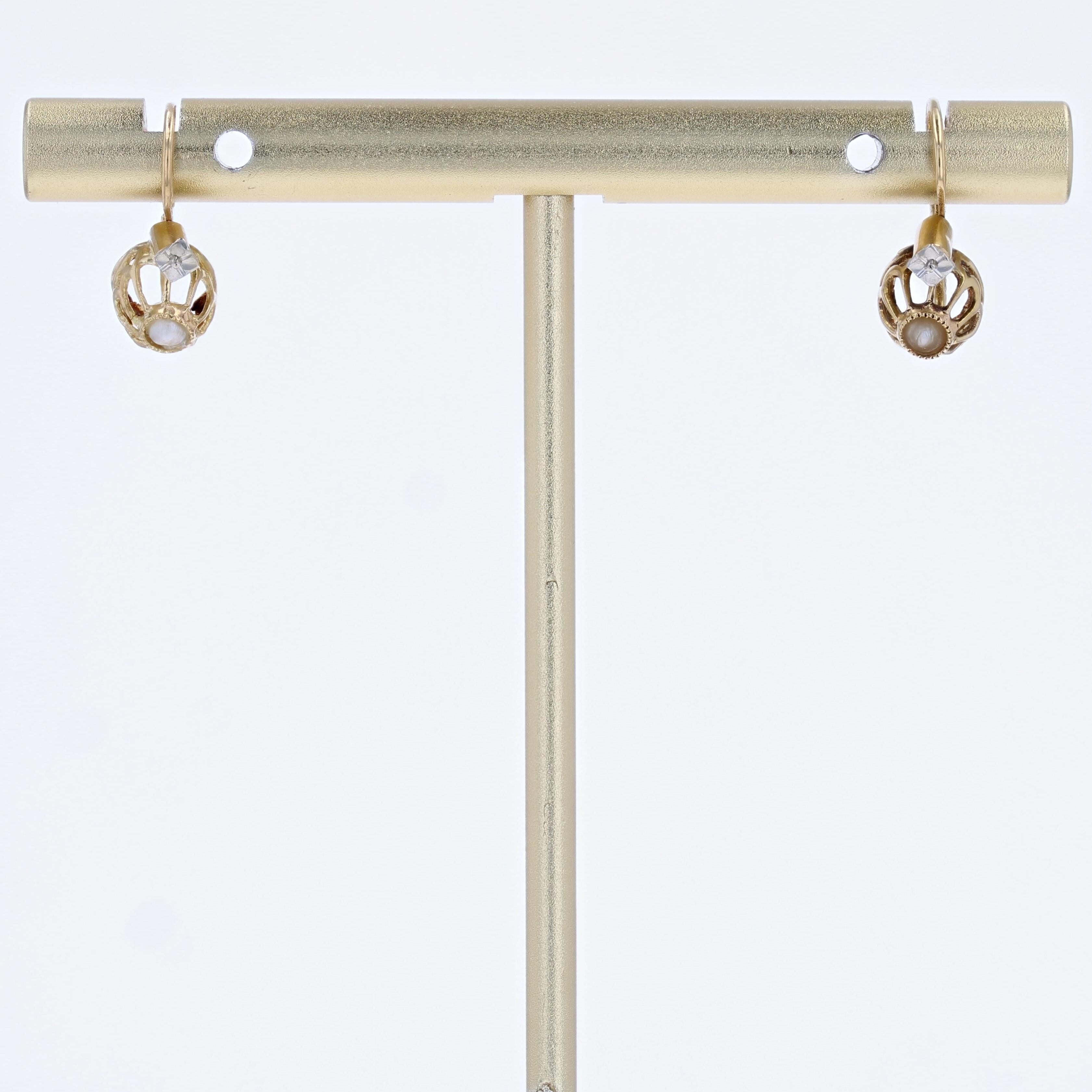 French 20th Century Fine Pearl 18 Karat Yellow White Gold Lever Back Earrings For Sale 1
