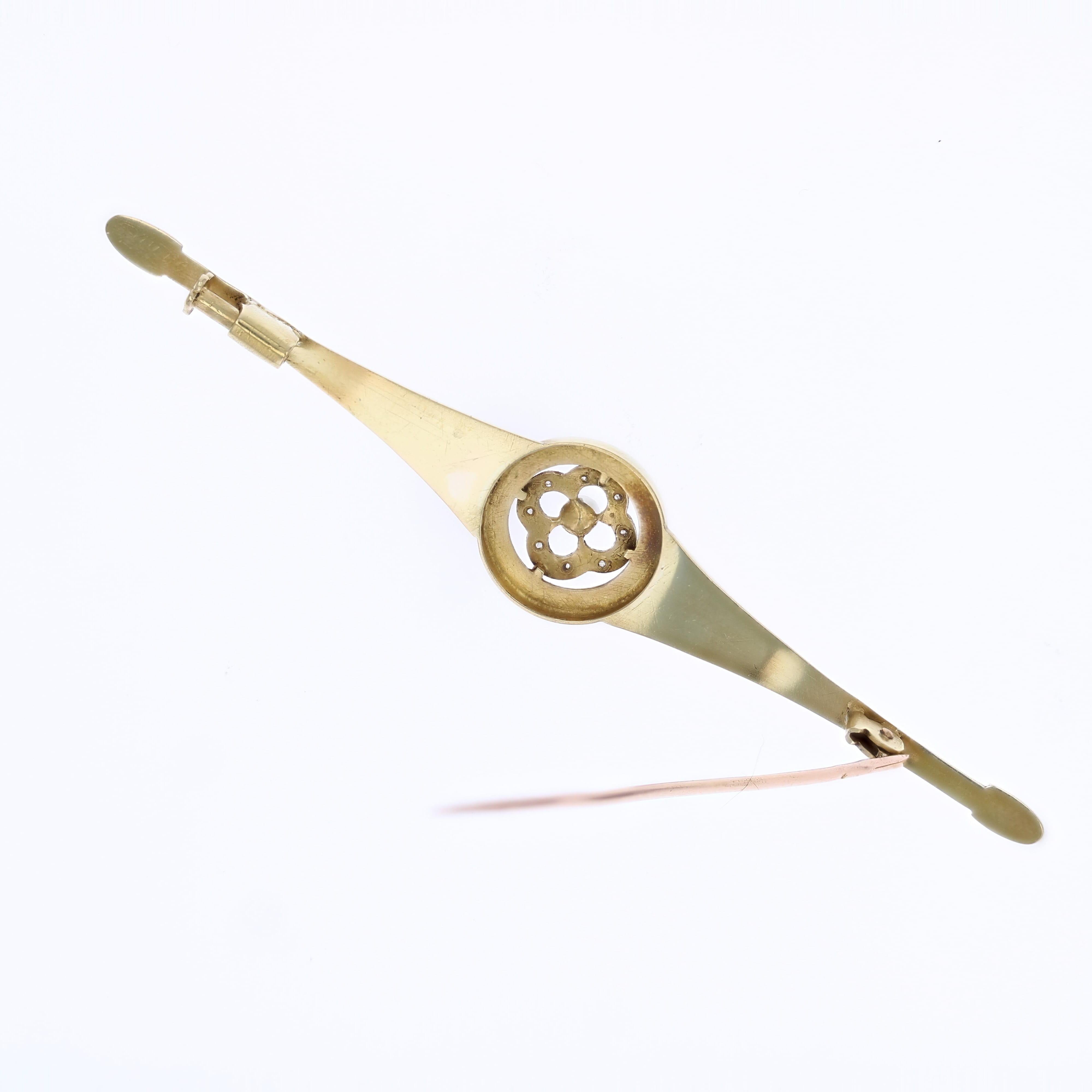 French 20th Century Fine Pearl Diamonds 18 Karat Yellow Gold Bar Brooch For Sale 6