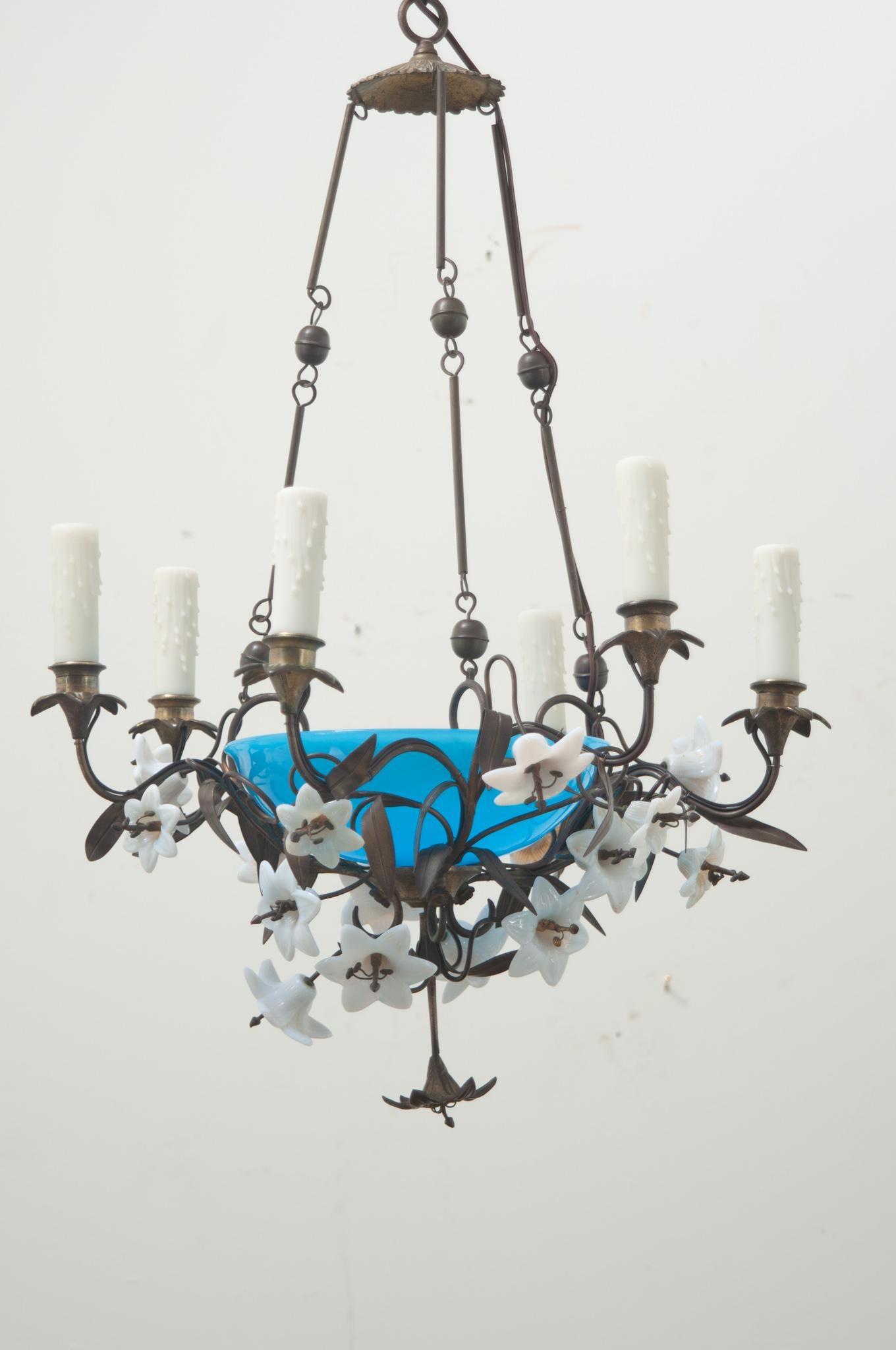 French 20th Century Floral Chandelier In Good Condition For Sale In Baton Rouge, LA