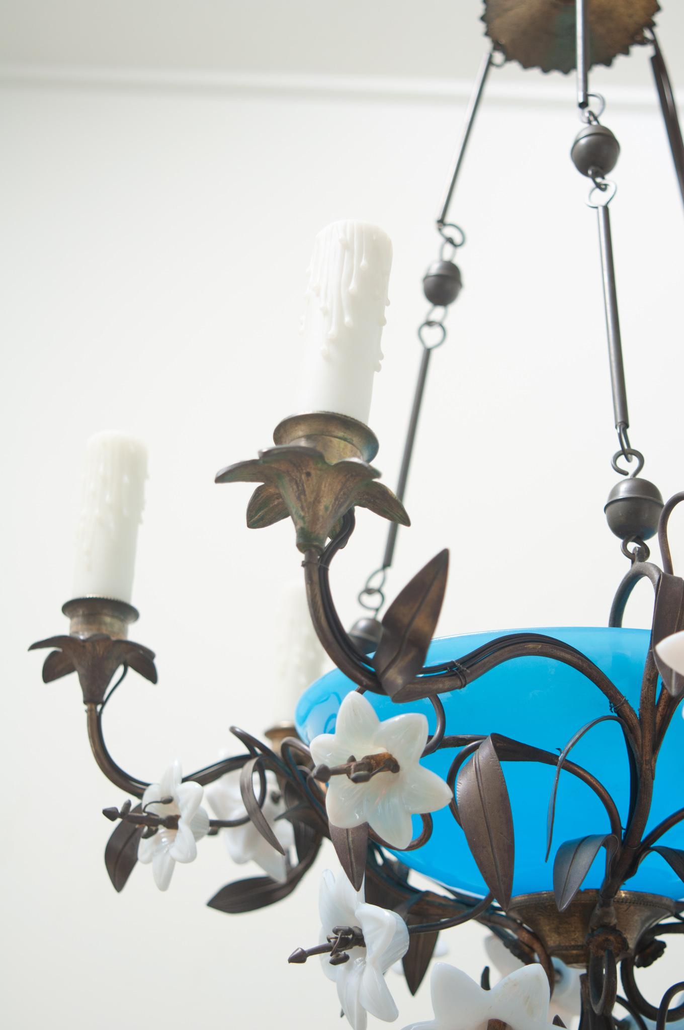 French 20th Century Floral Chandelier For Sale 1