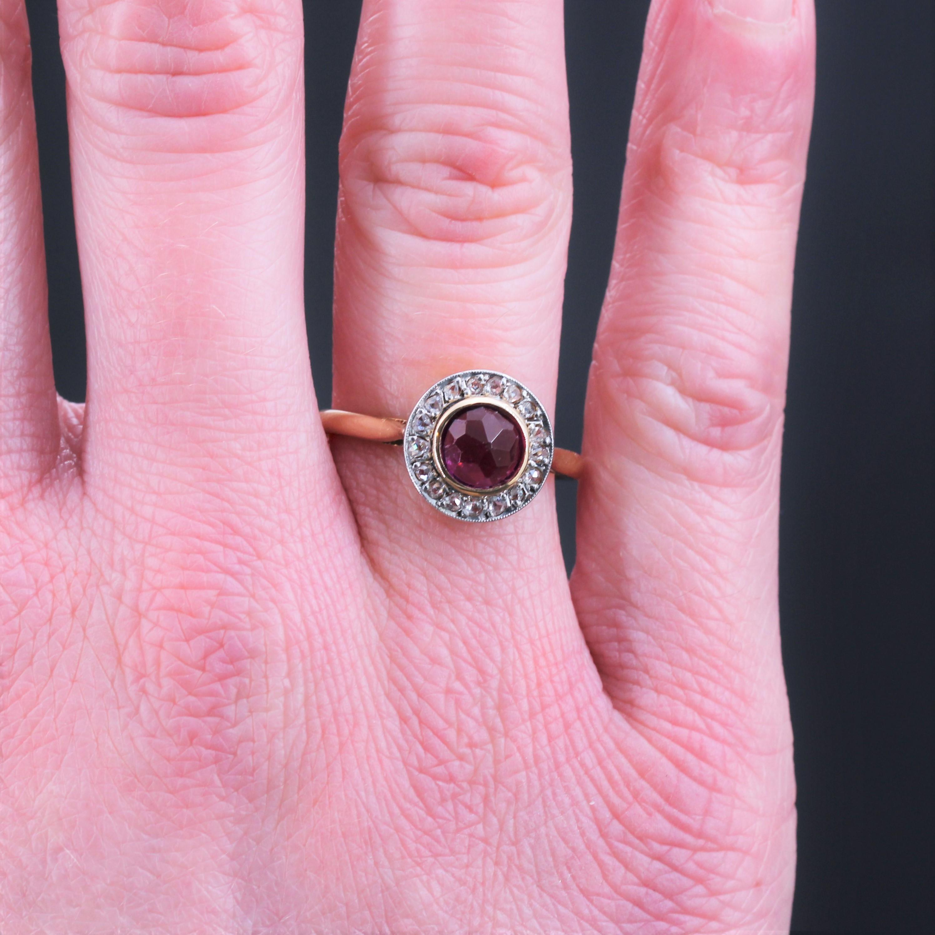 French 20th Century Garnet Diamonds 18 Karat Yellow Gold Platinum Ring In Good Condition For Sale In Poitiers, FR