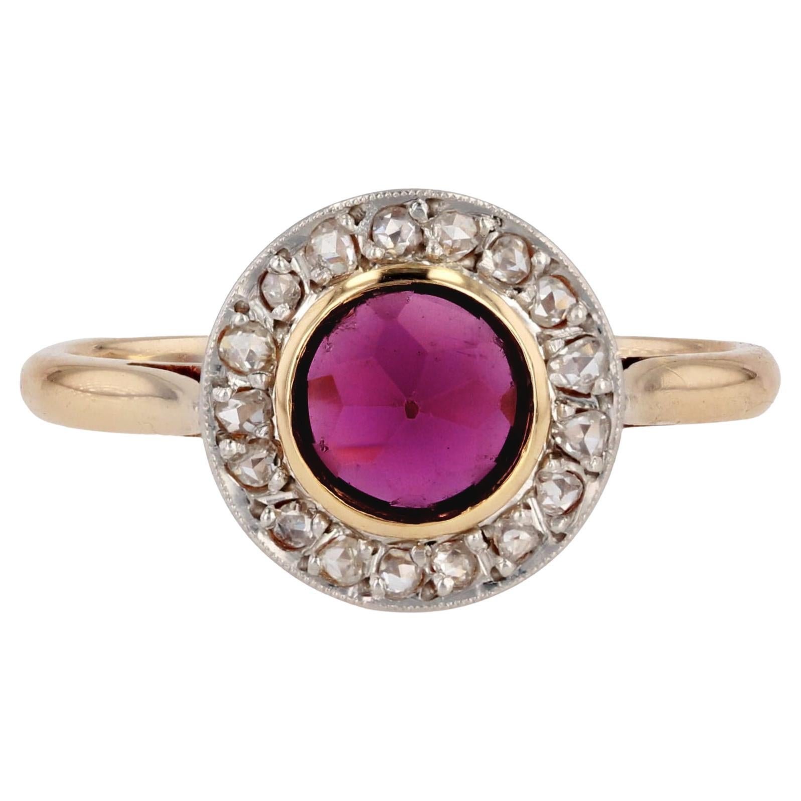 French 20th Century Garnet Diamonds 18 Karat Yellow Gold Platinum Ring For Sale