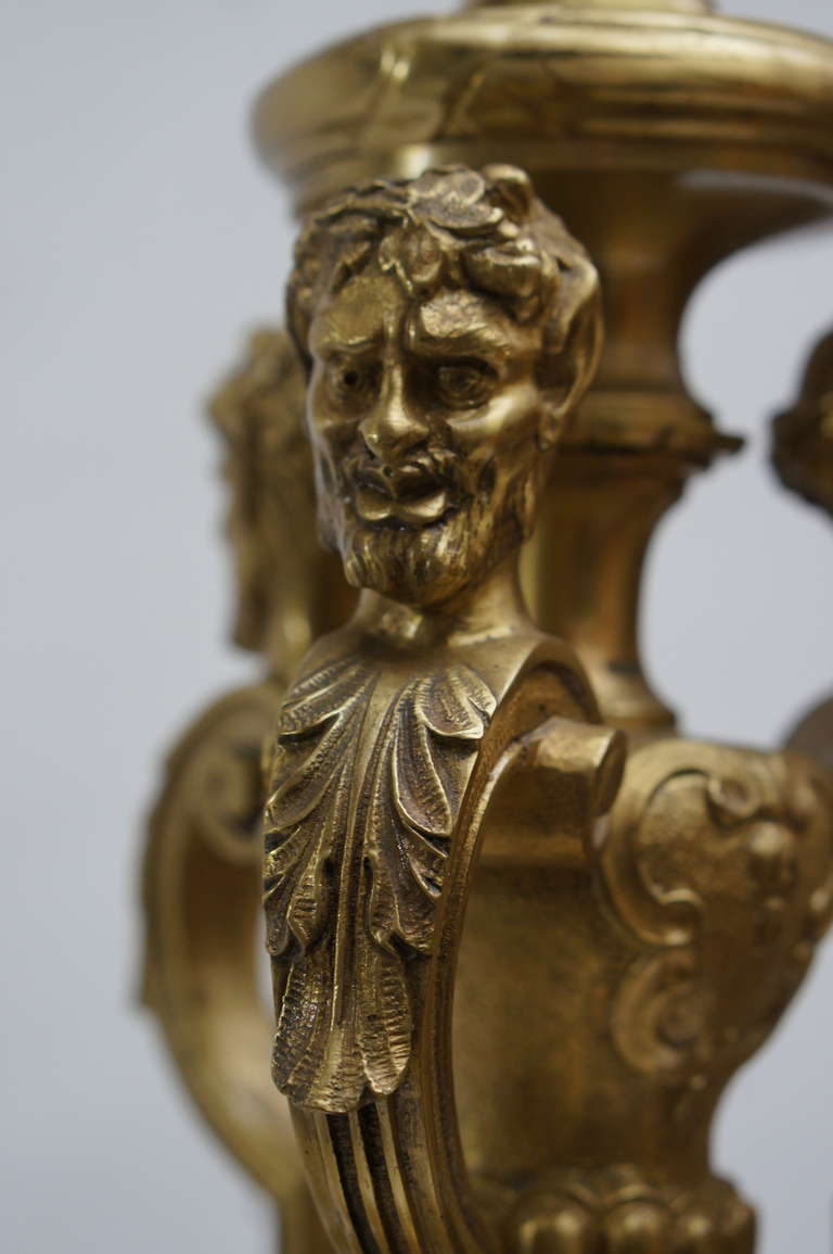 Französischer antiker Mazarin-Kronleuchter aus vergoldeter Bronze des 20. Jahrhunderts mit sechs Leuchten im Angebot 3