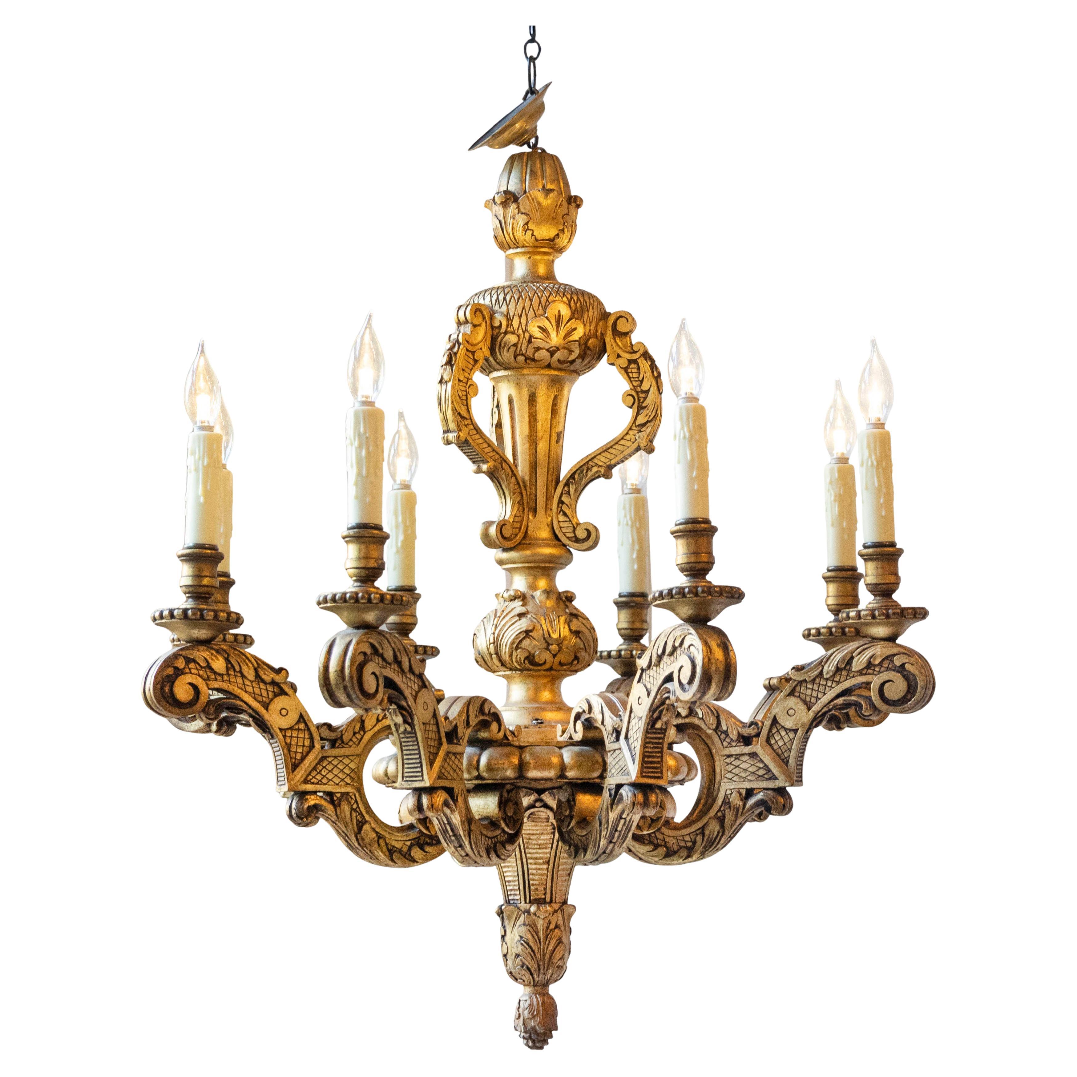 Lampadario in legno dorato francese del XX secolo in vendita