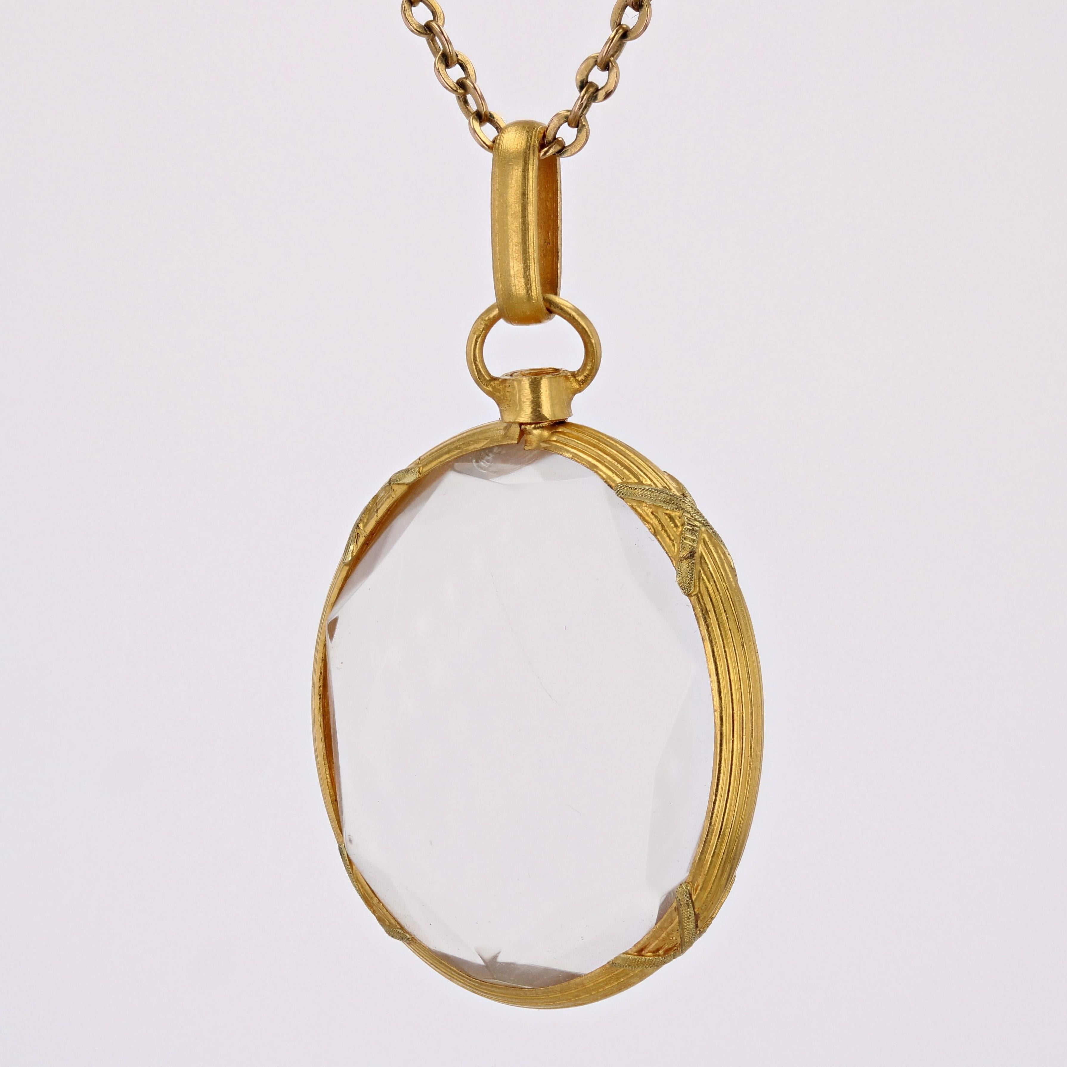 Pendentif médaillon français du 20e siècle en verre et or jaune 18 carats en vente 1