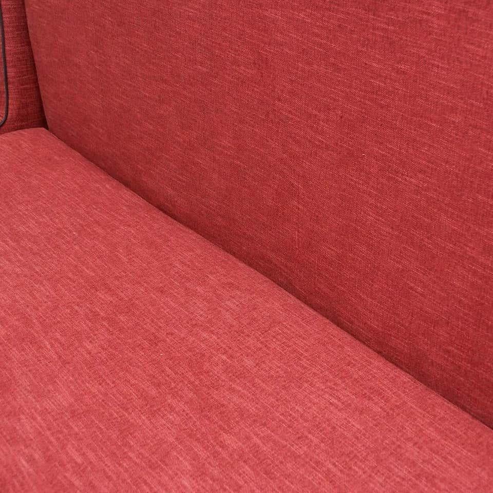 Französisches Sofa mit hoher Rückenlehne des 20. Jahrhunderts, Stoffpolsterung im Angebot 9