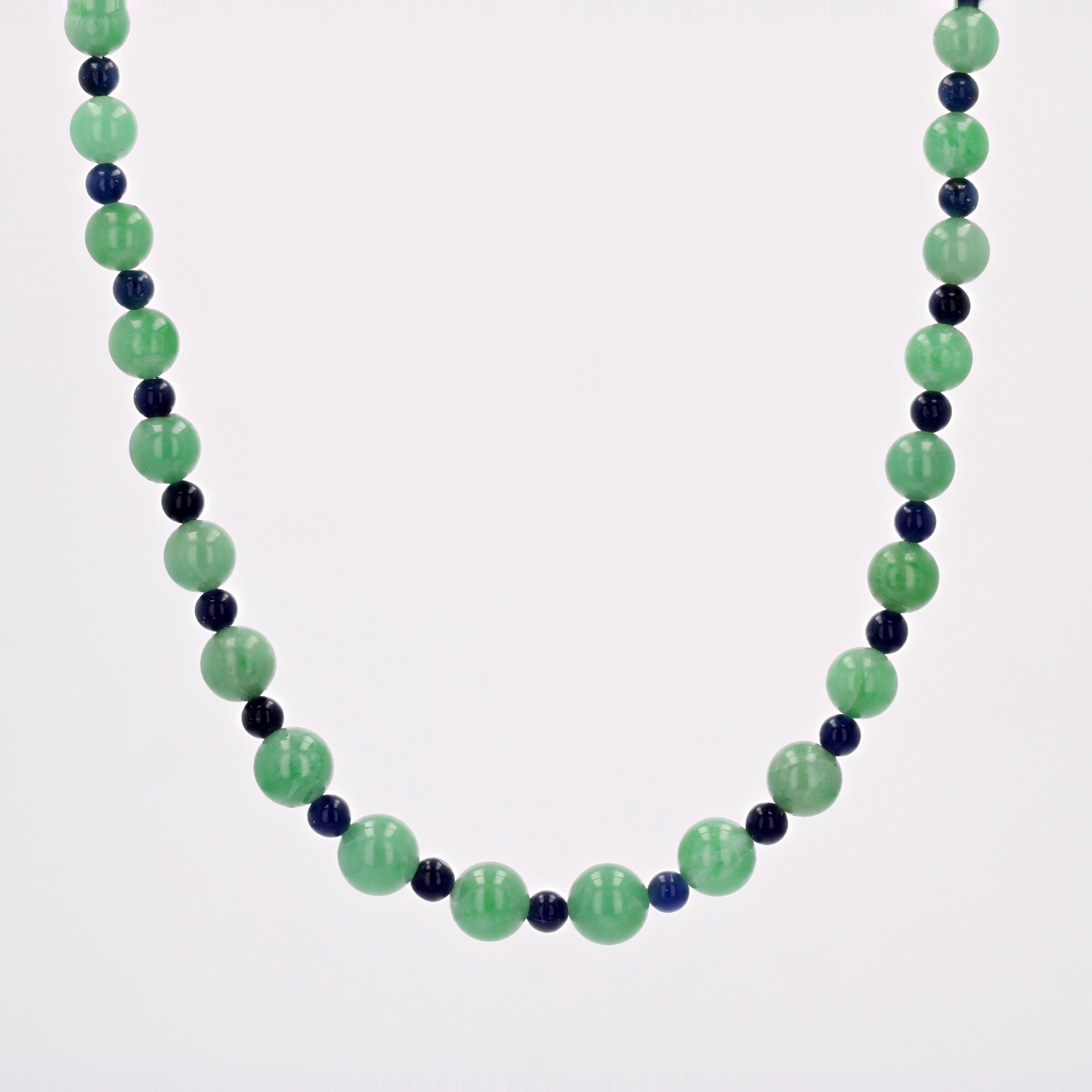 Französisch 20. Jahrhundert Jade Sodalith Perlen 18 Karat Rose Gold Verschluss Halskette im Angebot 8