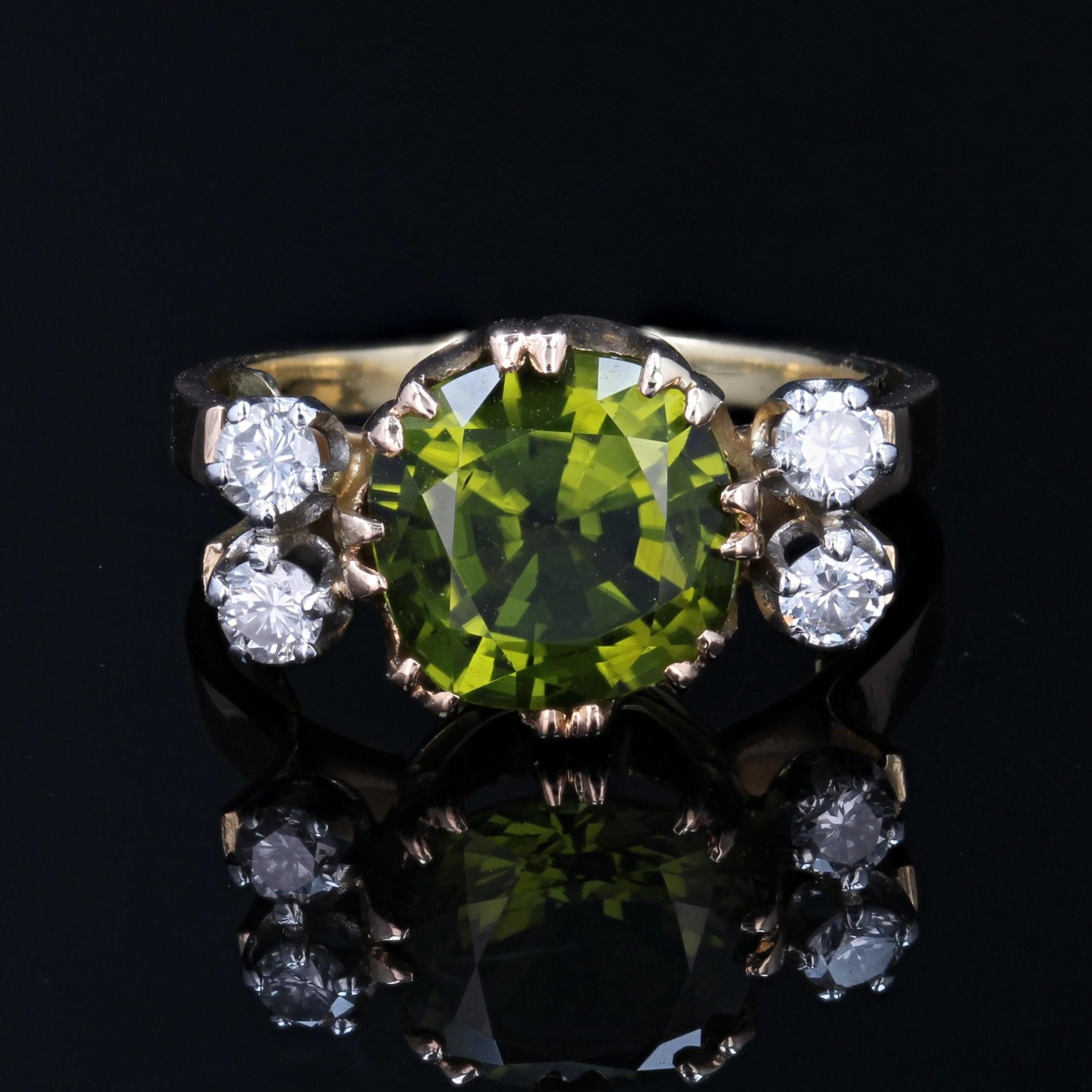 French 20th Century Joseph Legrand Peridot Diamonds 18 Karat Yellow Gold Ring In Excellent Condition For Sale In Poitiers, FR
