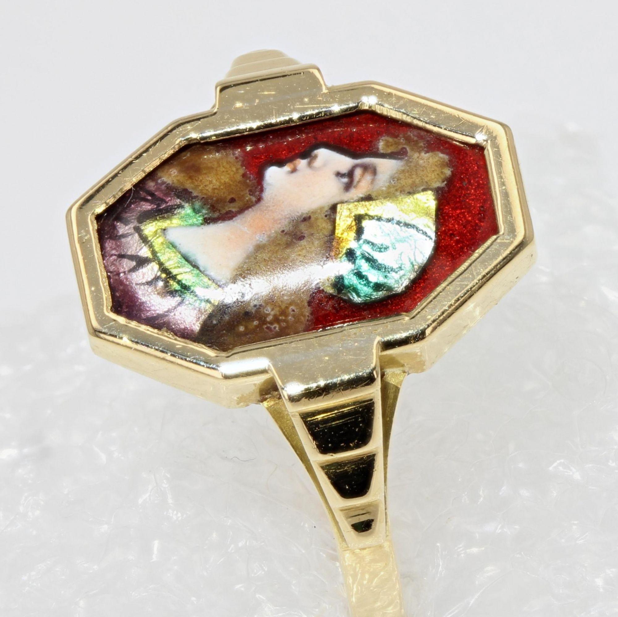 French 20th Century Limoges Enamel 18 Karat Yellow Gold Ring In Good Condition For Sale In Poitiers, FR