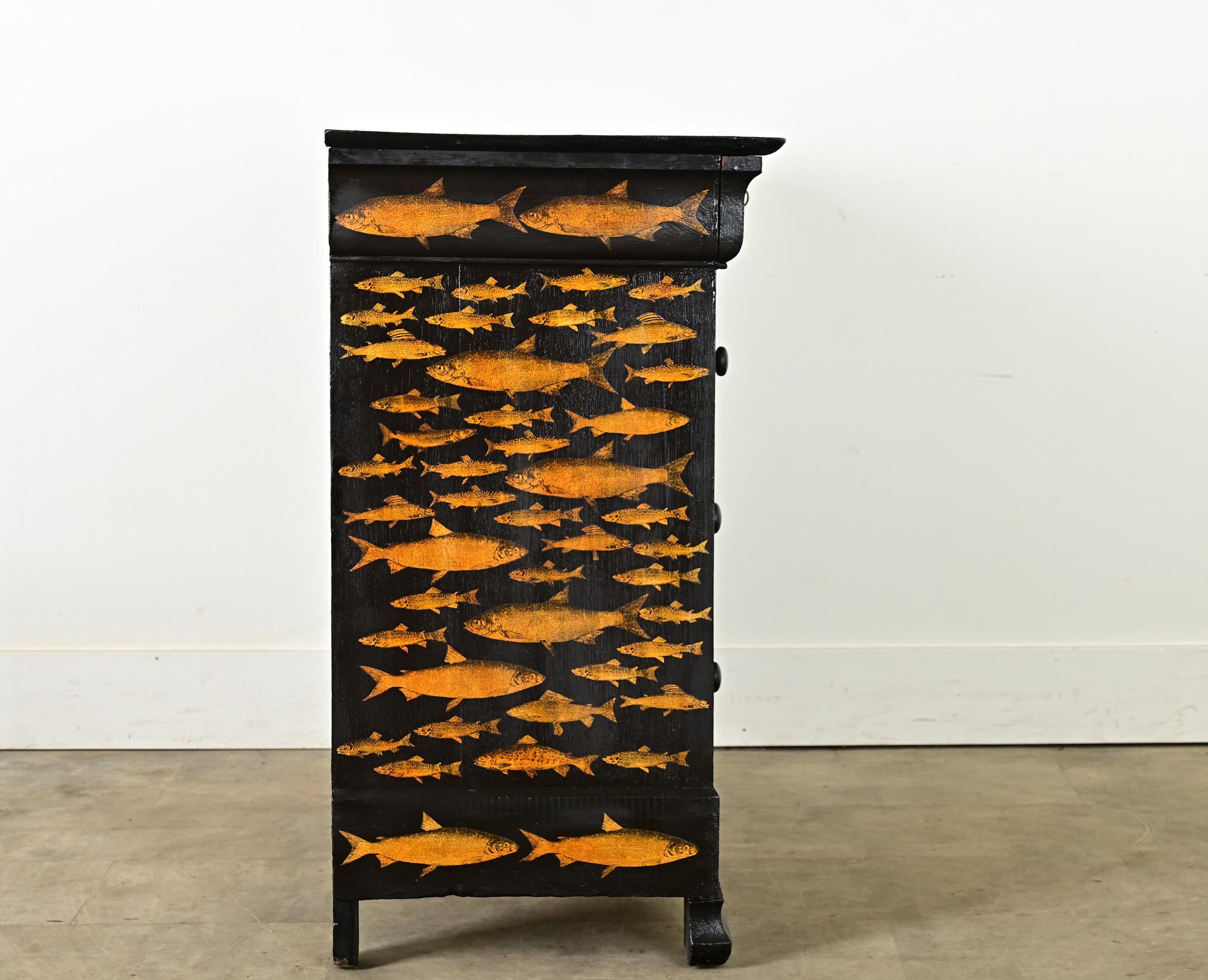 Découpage Commode francese del XX secolo in stile Louis Philippe in vendita