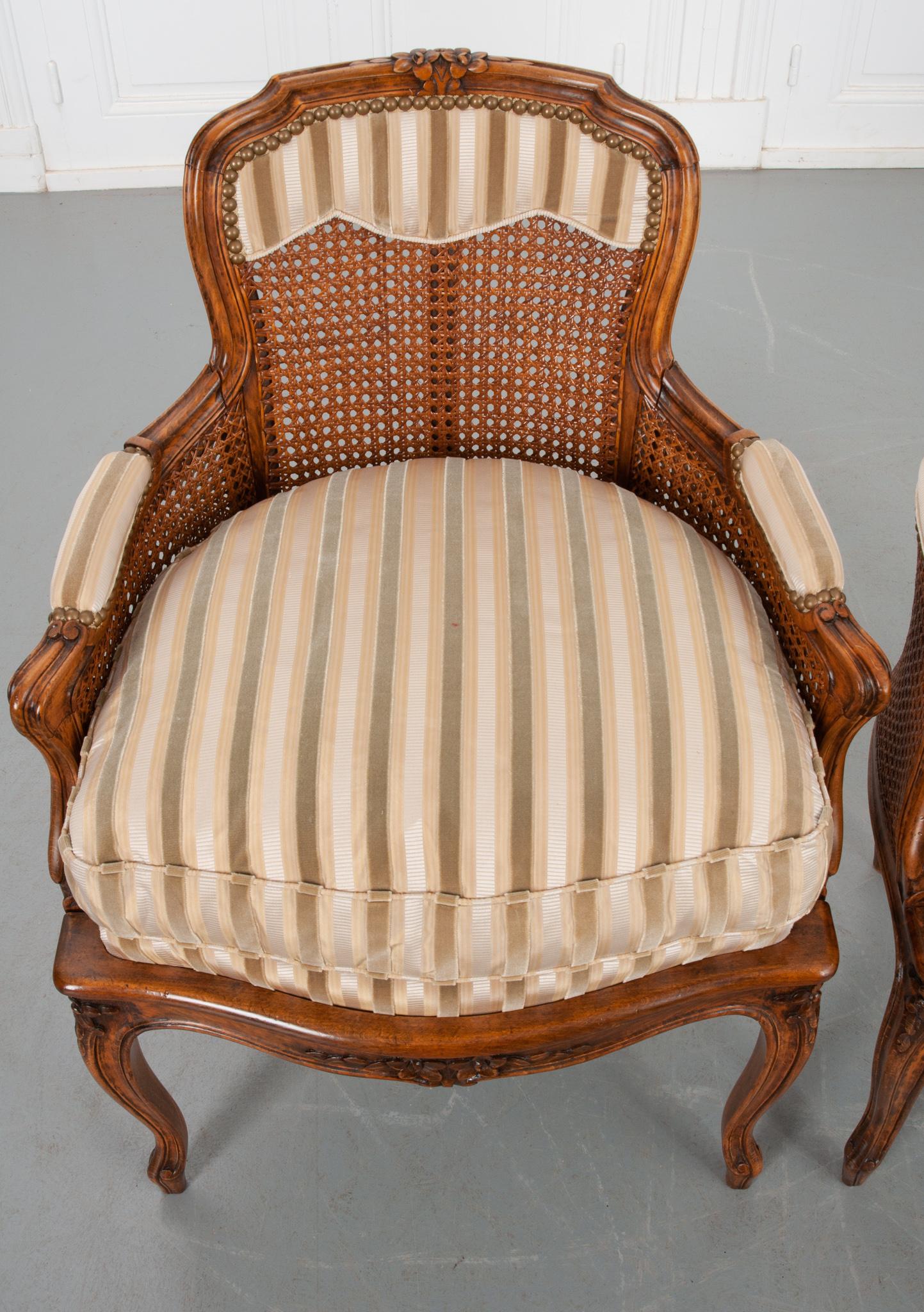 French 20th Century Louis VX Style Pair of Chairs In Good Condition For Sale In Baton Rouge, LA