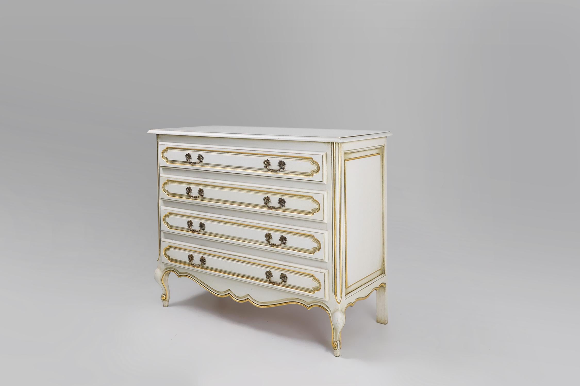 Legno Cassettiera francese Luigi XV del XX secolo in vendita