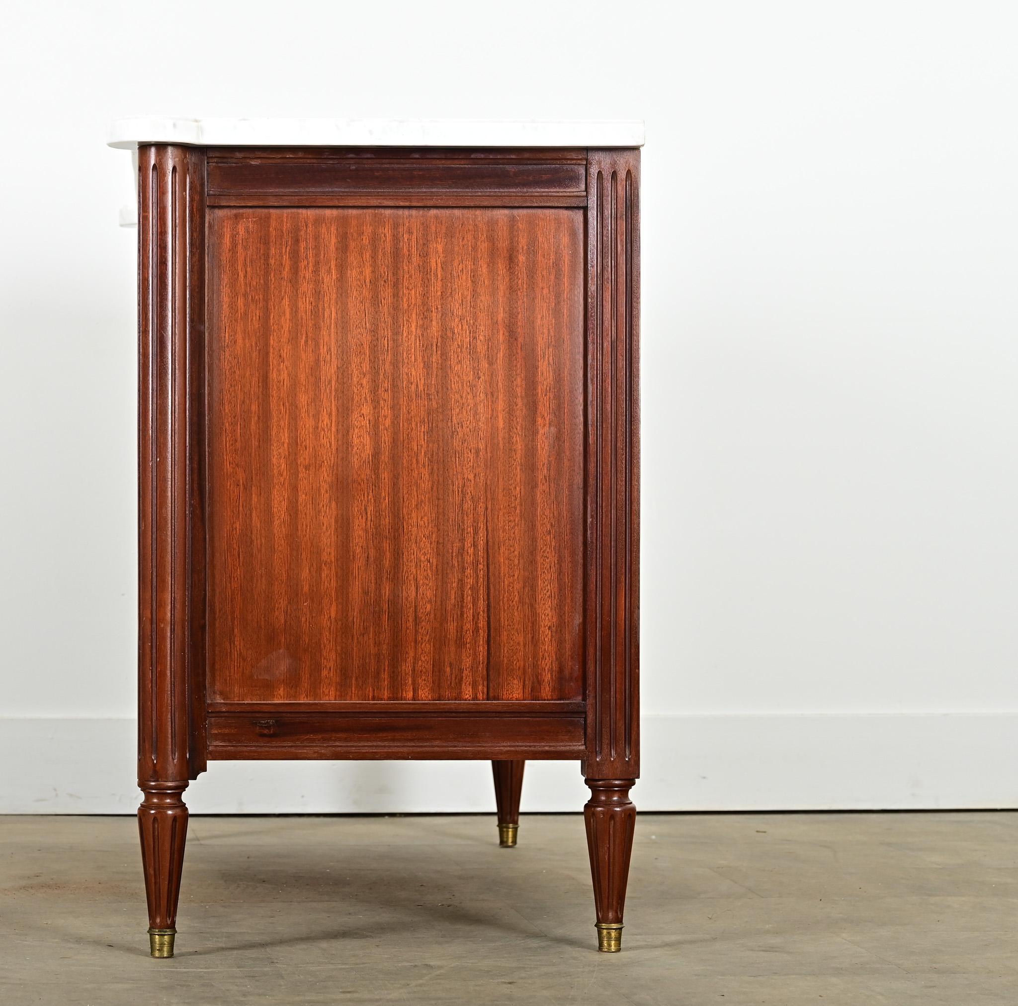 French 20th Century Louis XVI Style Commode For Sale 5