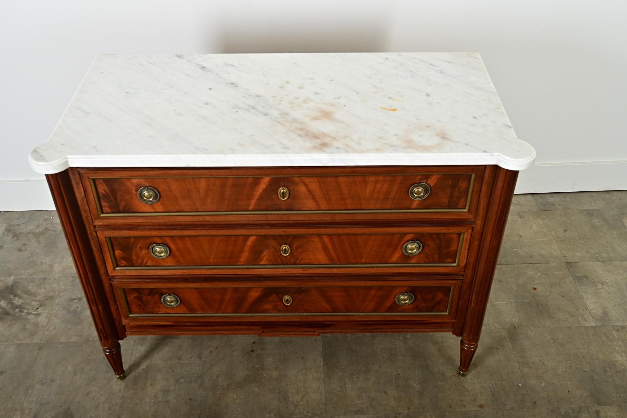 French 20th Century Louis XVI Style Commode In Good Condition For Sale In Baton Rouge, LA