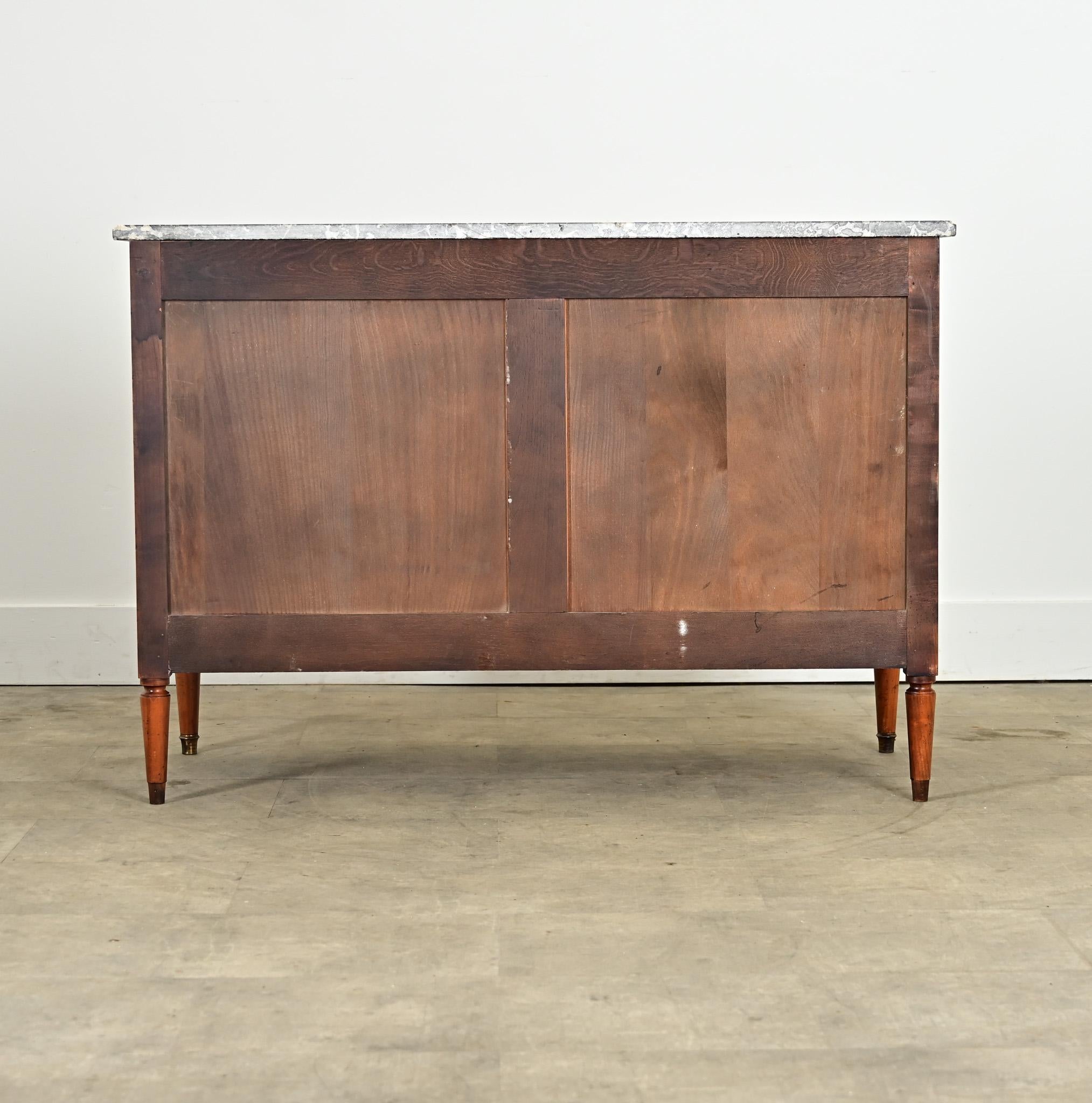 Commode francese del XX secolo in stile Luigi XVI, in legno di frutto in vendita 4