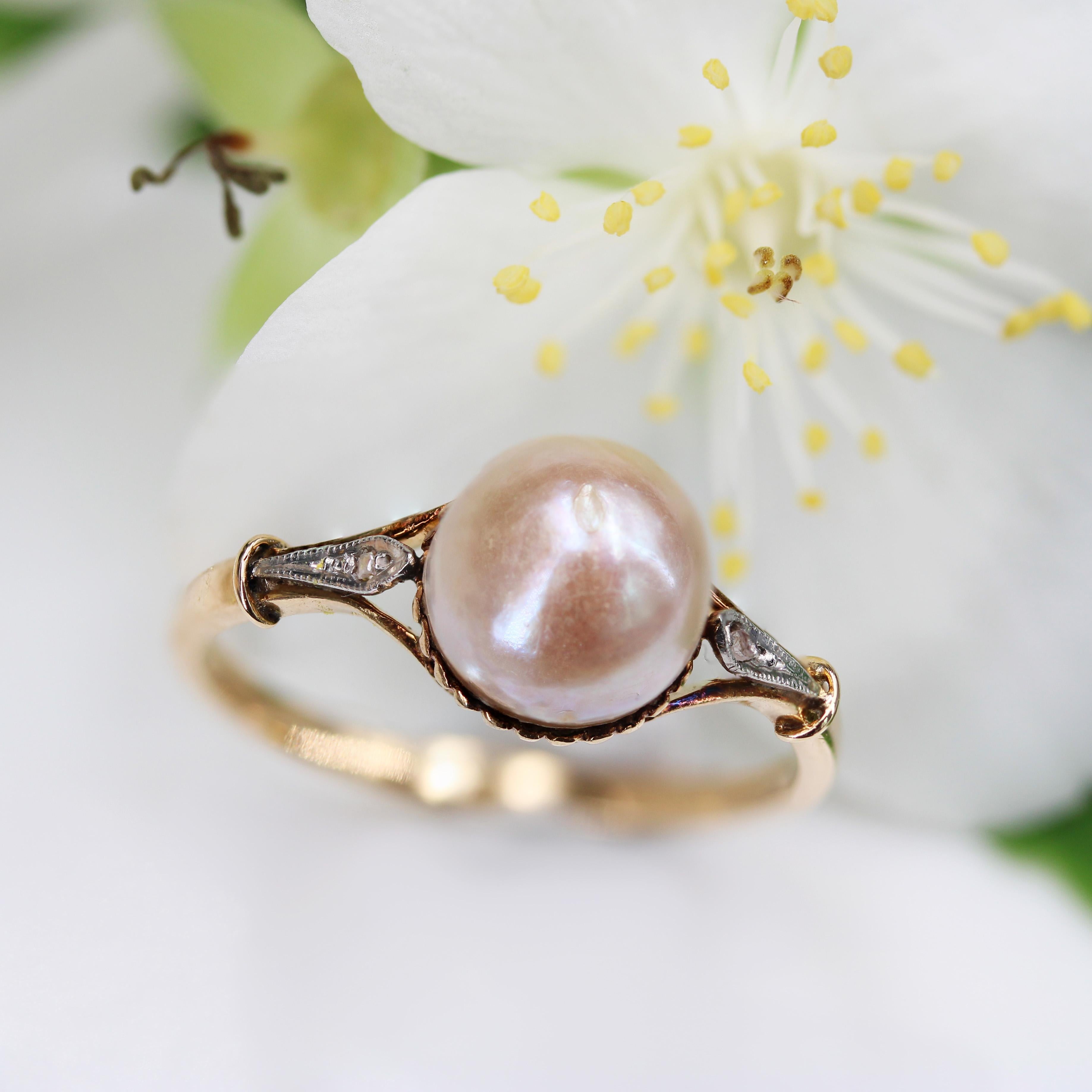 French 20th Century Mabé Pearl 18 Karat Yellow Gold Ring For Sale 4