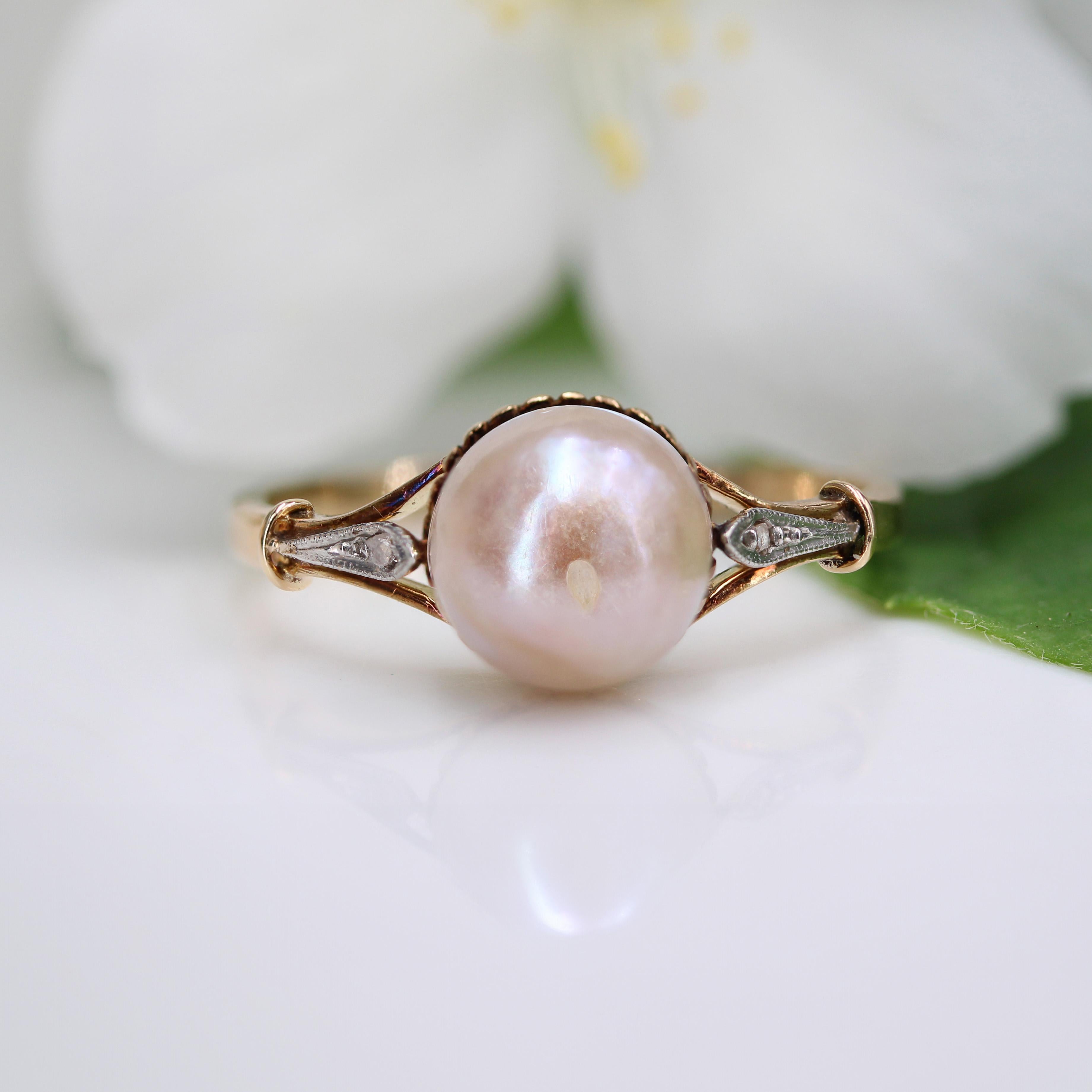 Belle Époque French 20th Century Mabé Pearl 18 Karat Yellow Gold Ring For Sale