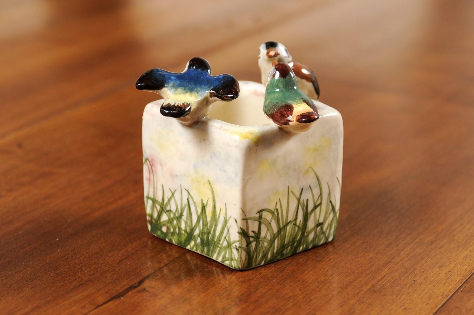 French 20th Century Majolica Decorative Container with Three Little Birds For Sale 6