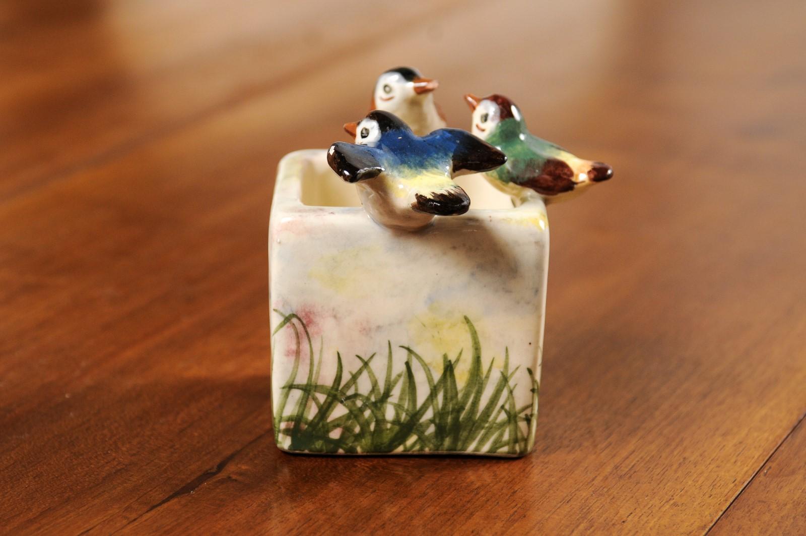 French 20th Century Majolica Decorative Container with Three Little Birds For Sale 7