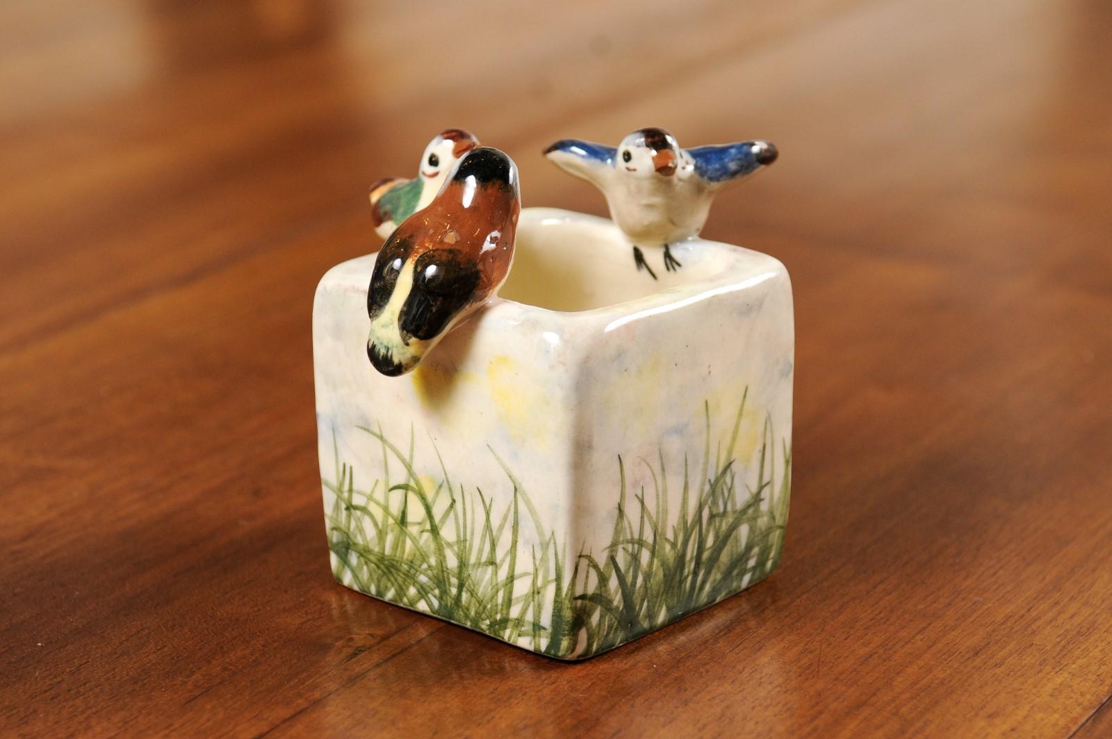 French 20th Century Majolica Decorative Container with Three Little Birds For Sale 2