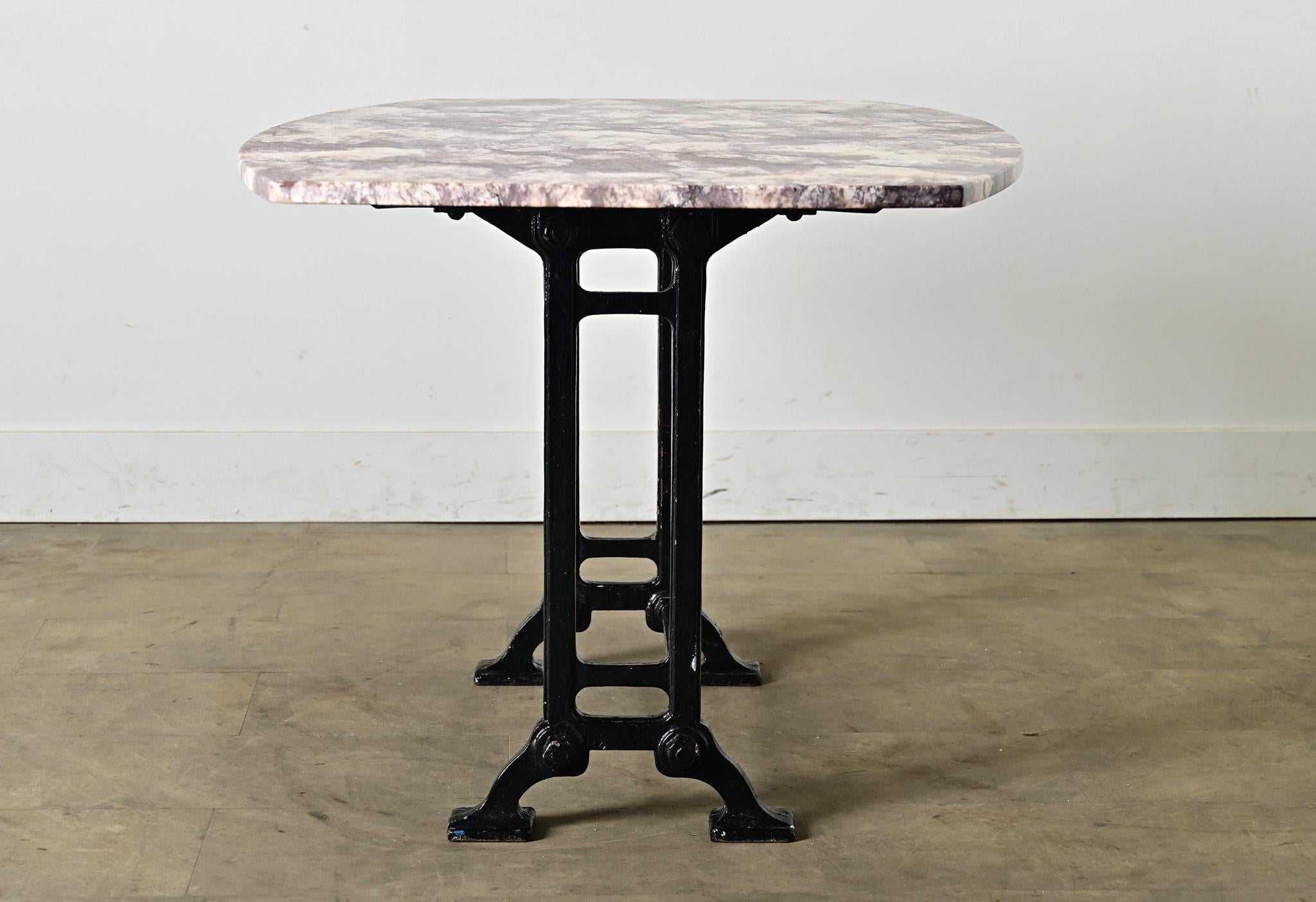 Table de bistrot française du 20e siècle à plateau de marbre en vente 3