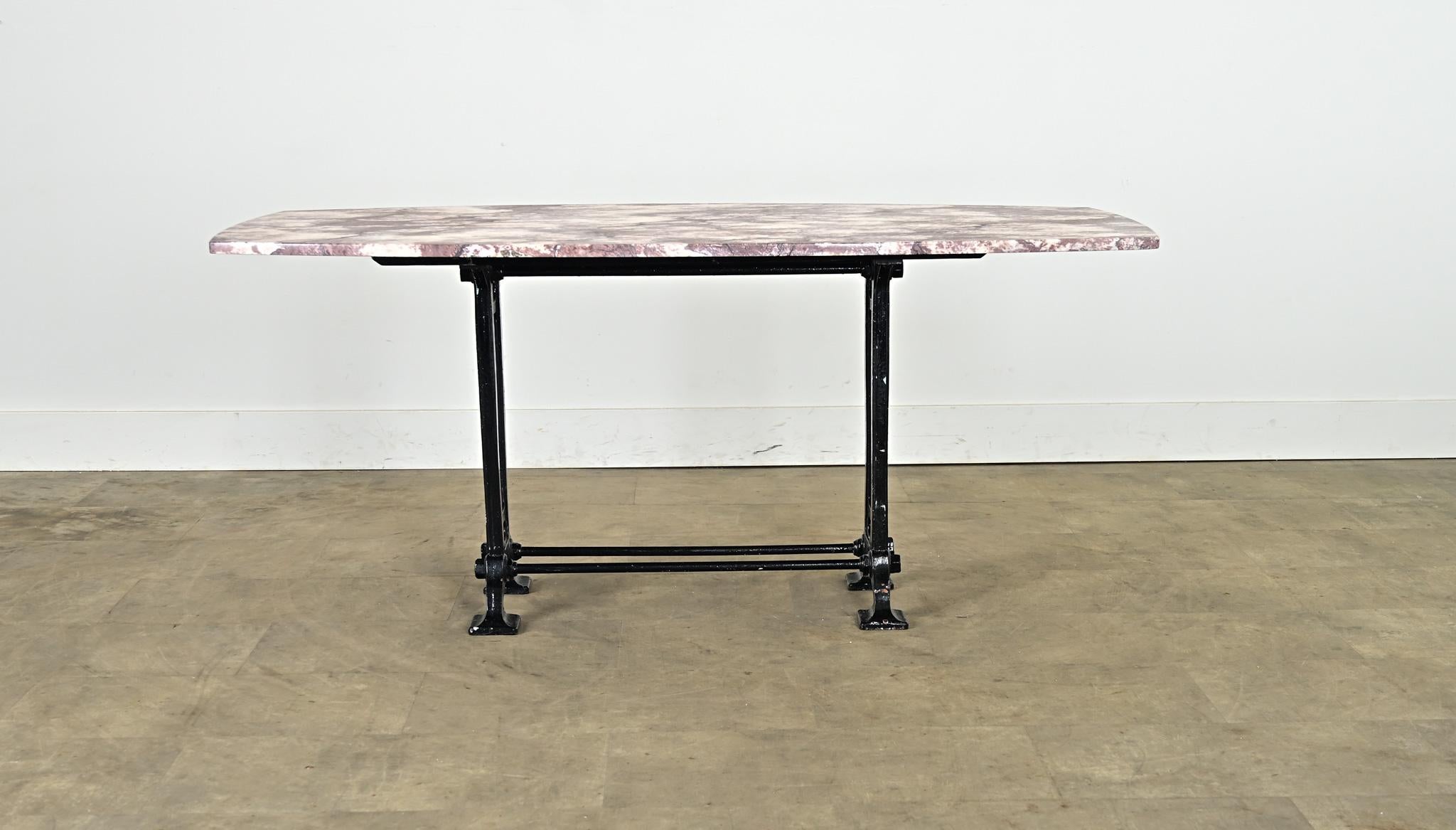 Industriel Table de bistrot française du 20e siècle à plateau de marbre en vente