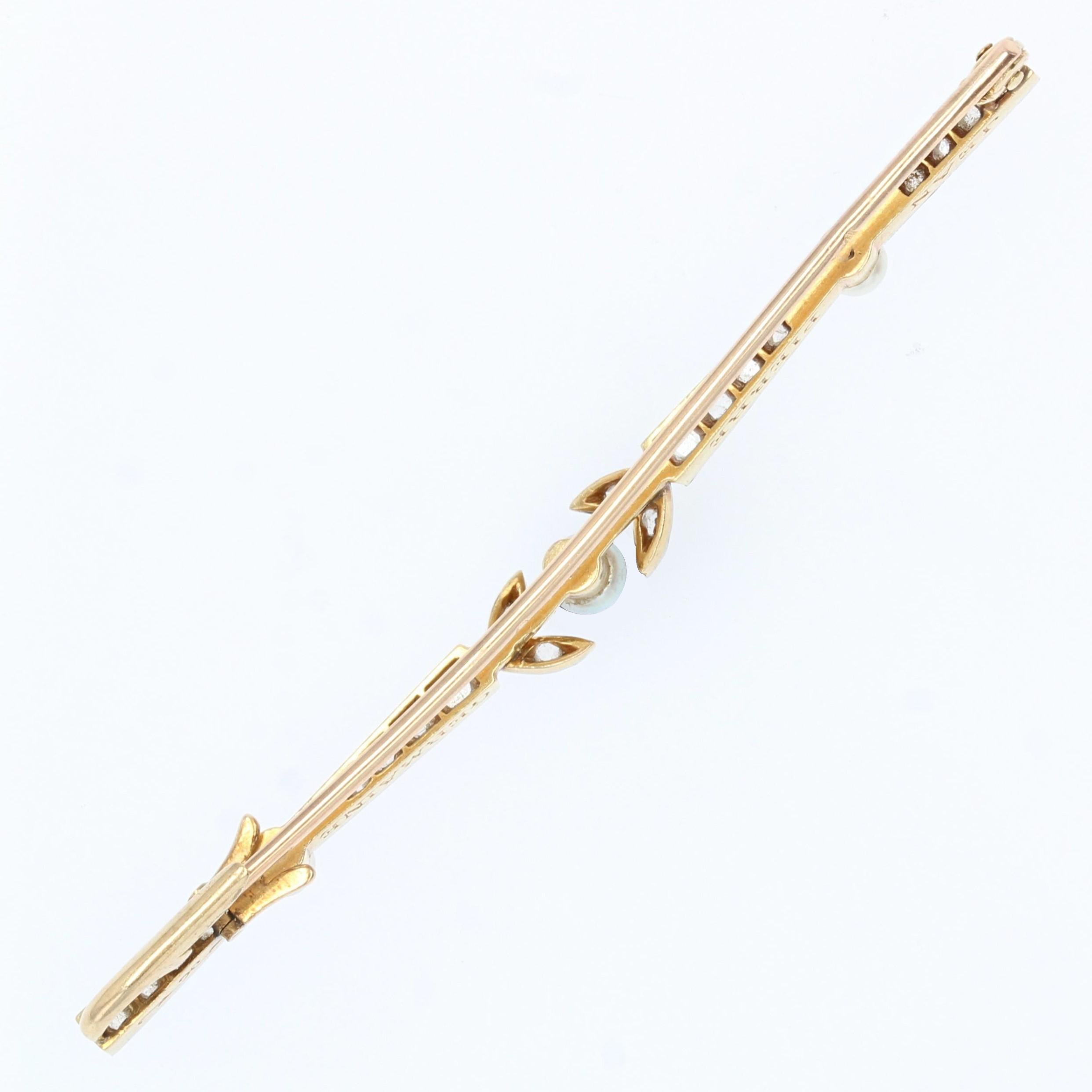 French 20th Century Natural Button Pearl Diamonds 18 Karat Yellow Gold Brooch In Good Condition For Sale In Poitiers, FR