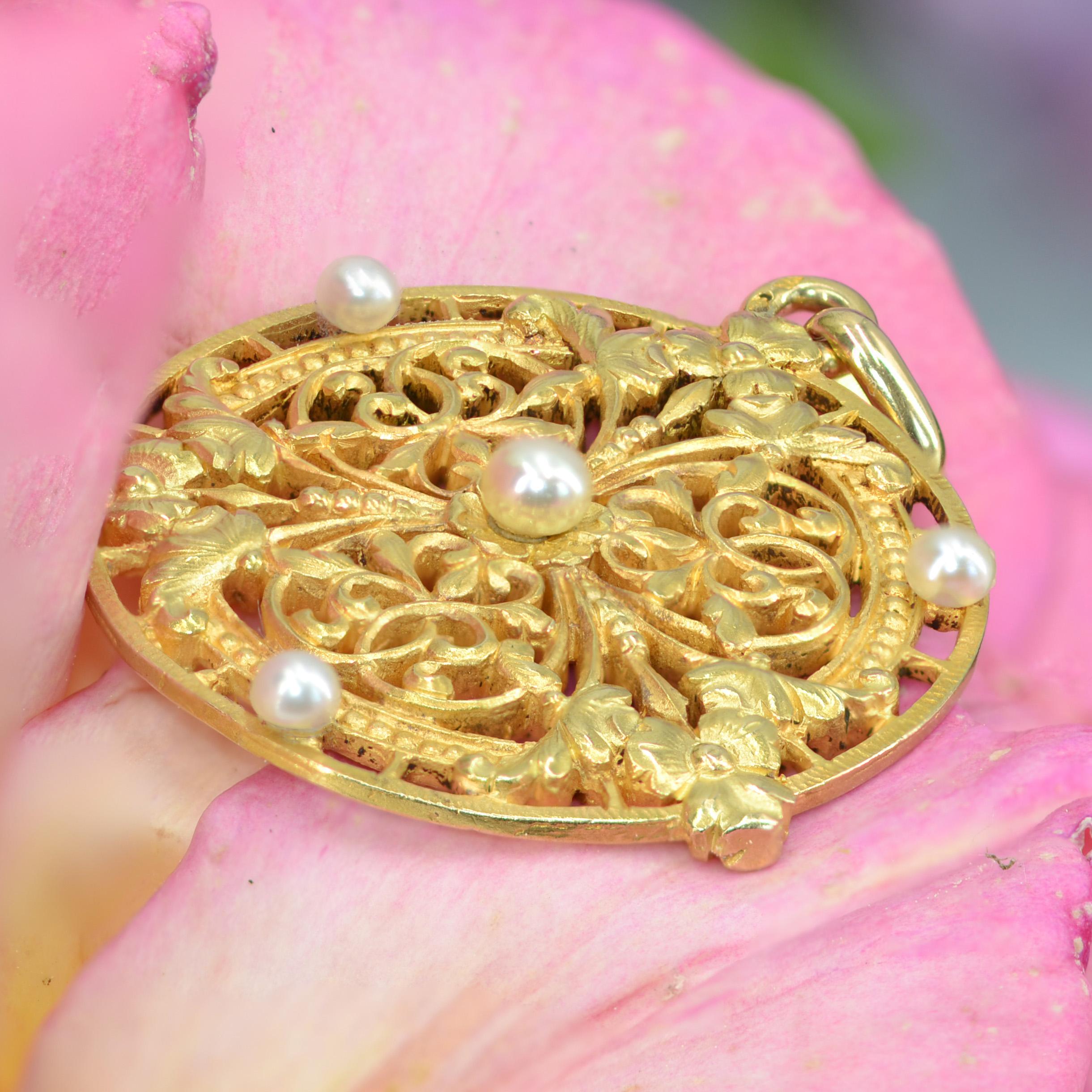 French 20th Century Natural Pearl 18 Karat Yellow Gold Pendant For Sale 9