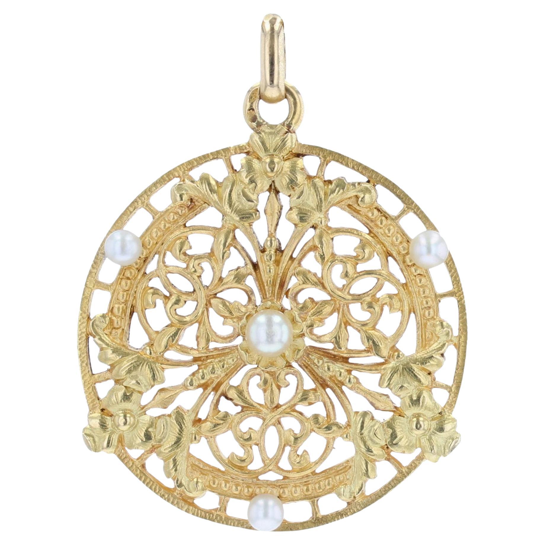 Pendentif franais du XXe sicle en or jaune 18 carats et perles naturelles