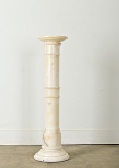 Pedestal de alabastro neoclásico francés del siglo XX
