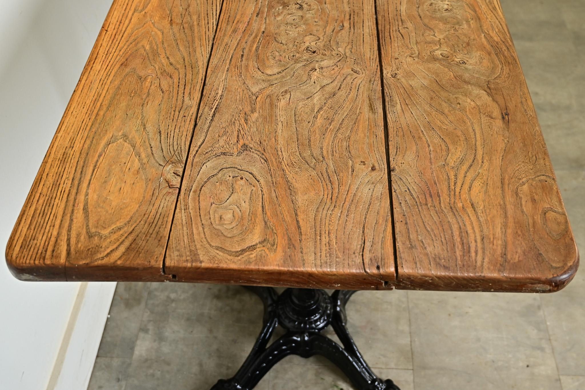Mesa bistro larga francesa de roble y hierro del siglo XX en Bueno estado para la venta en Baton Rouge, LA