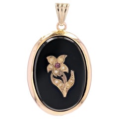 French 20th Century Onyx Garnet Fine Pearl 18 Karat Yellow Gold Pendant