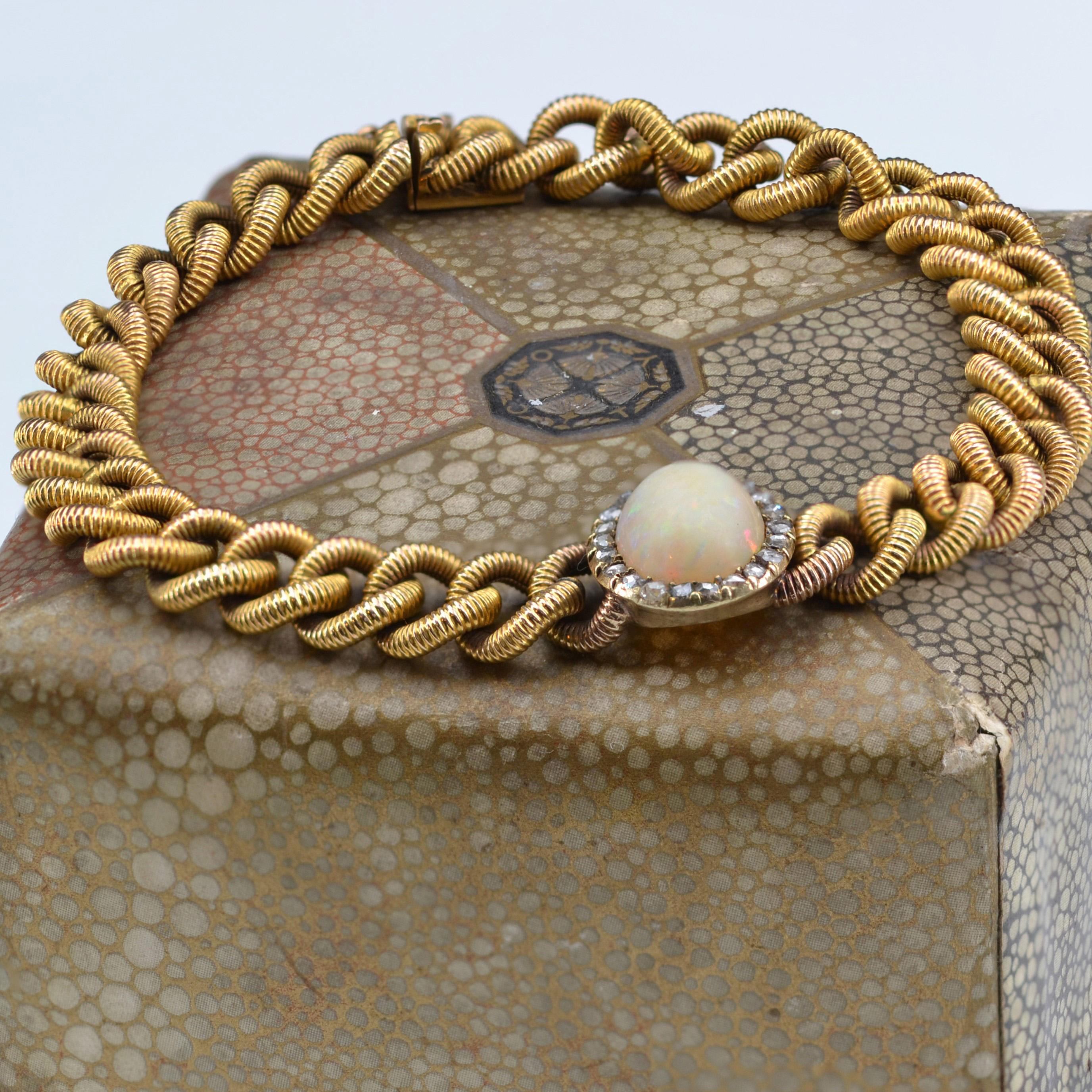 Belle Époque French 20th Century Opal Diamond 18 Karat yellow Gold Antique Curb Bracelet For Sale
