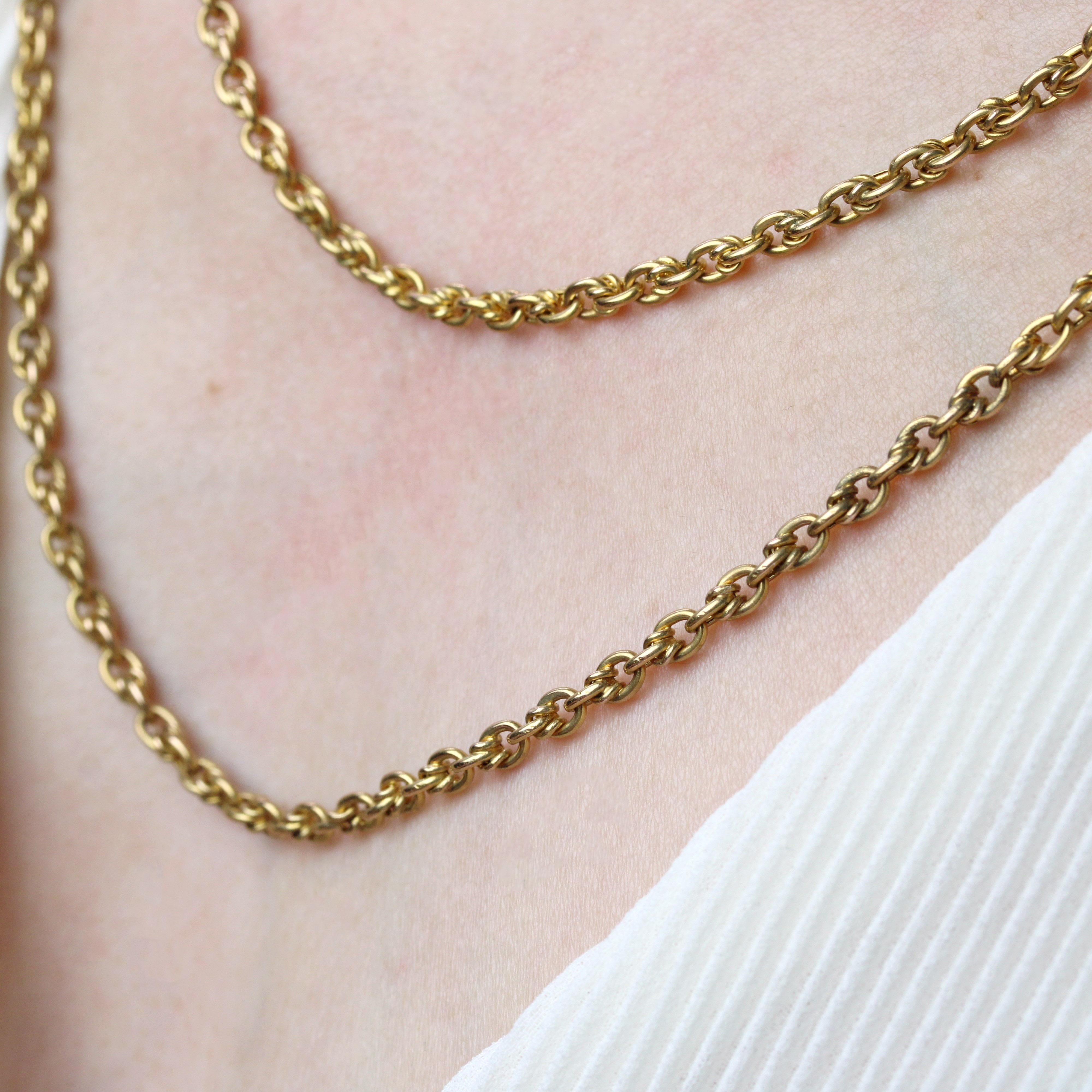 Französisch 20. Jahrhundert Oval Mesh 18 Karat Gelbgold lange Halskette im Angebot 3