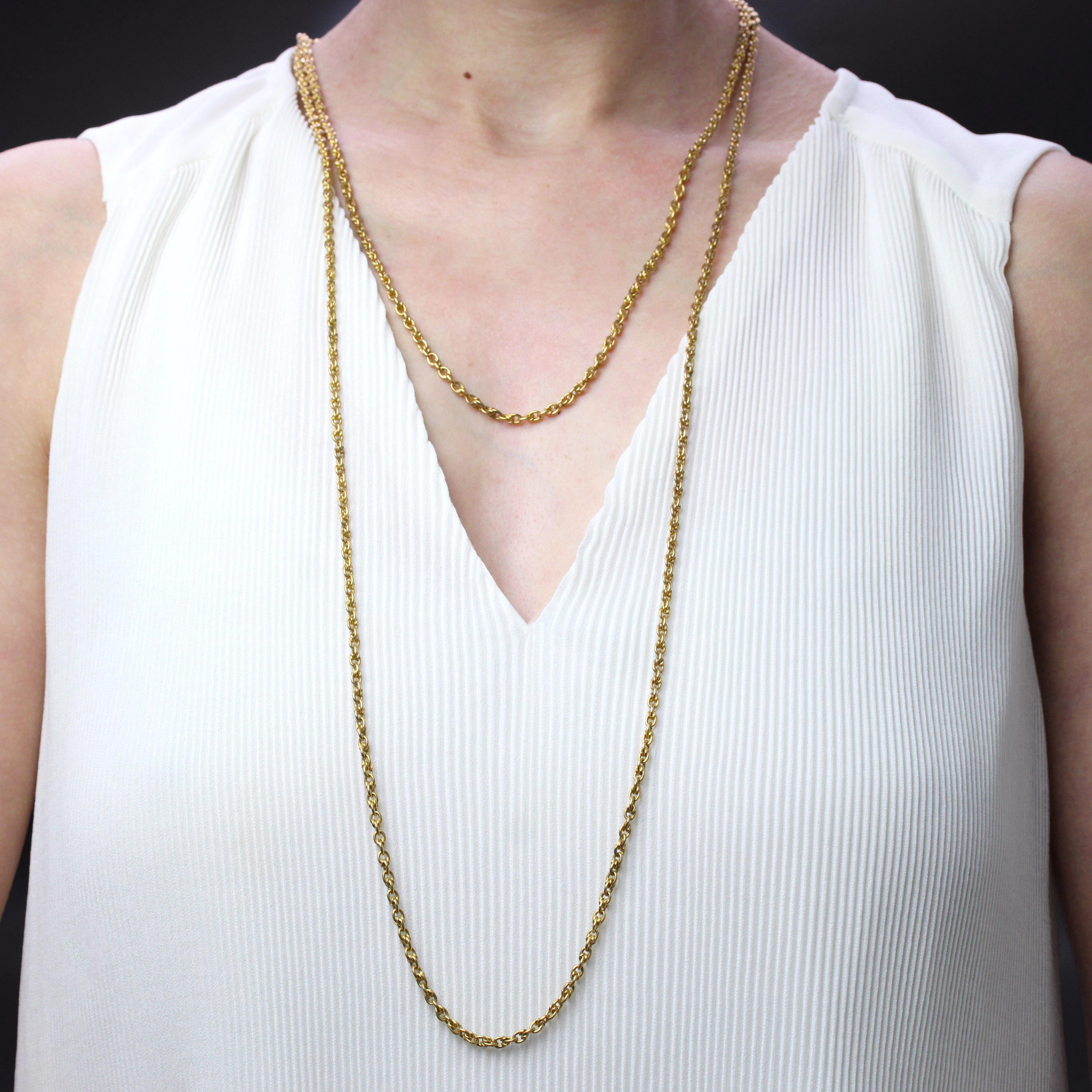 Französisch 20. Jahrhundert Oval Mesh 18 Karat Gelbgold lange Halskette im Angebot 4