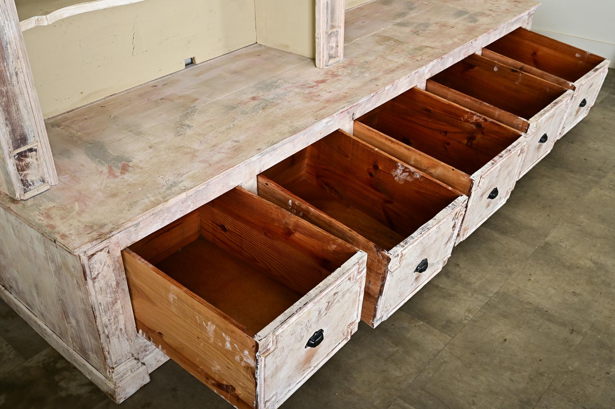 French 20th Century Painted Bookcase en venta 2