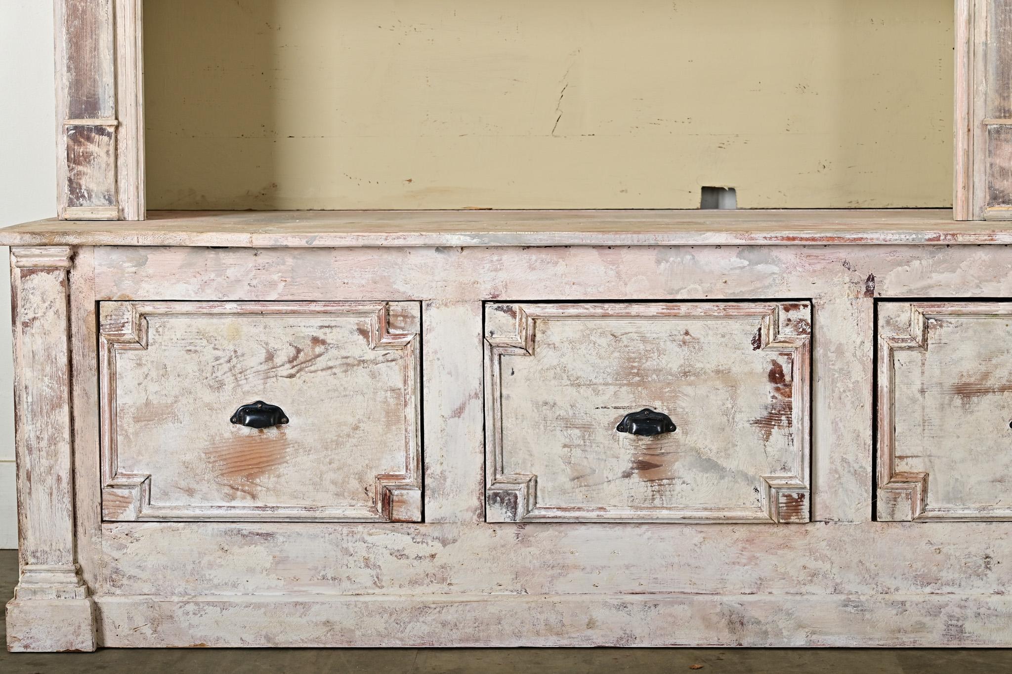 French 20th Century Painted Bookcase en venta 6