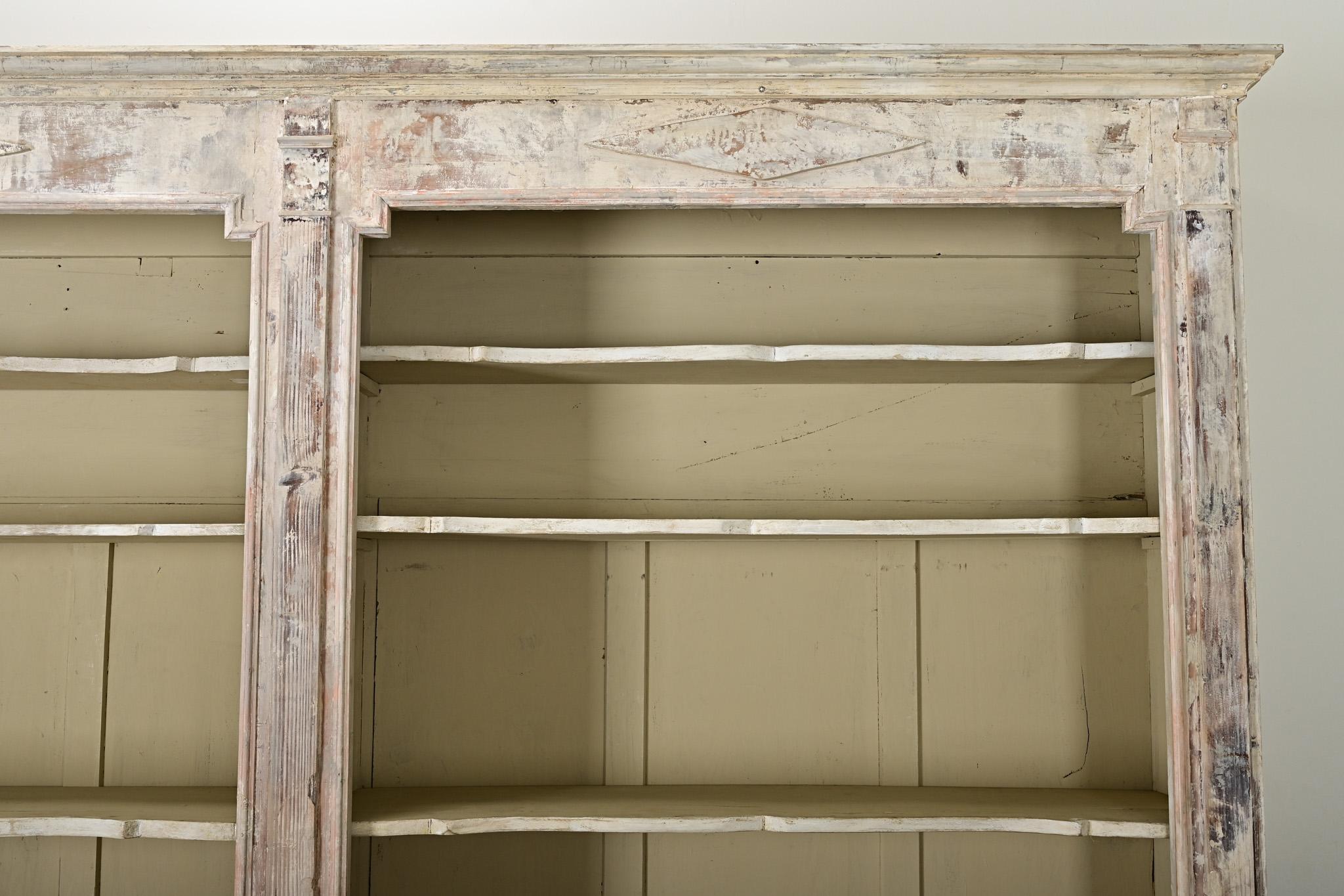 French 20th Century Painted Bookcase Otro en venta